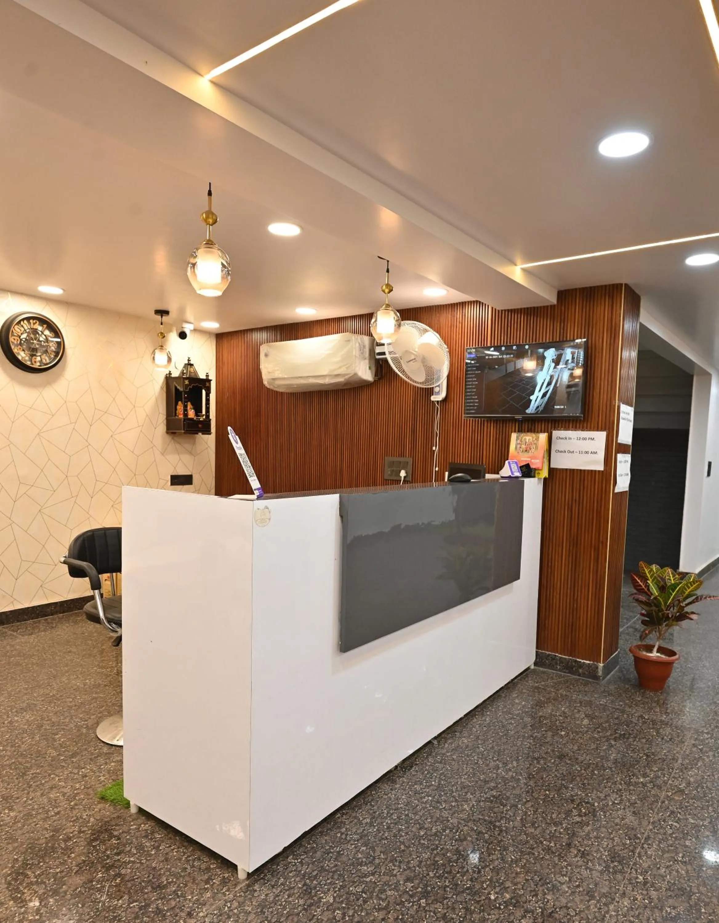 Hotel Down Town Paschim Vihar