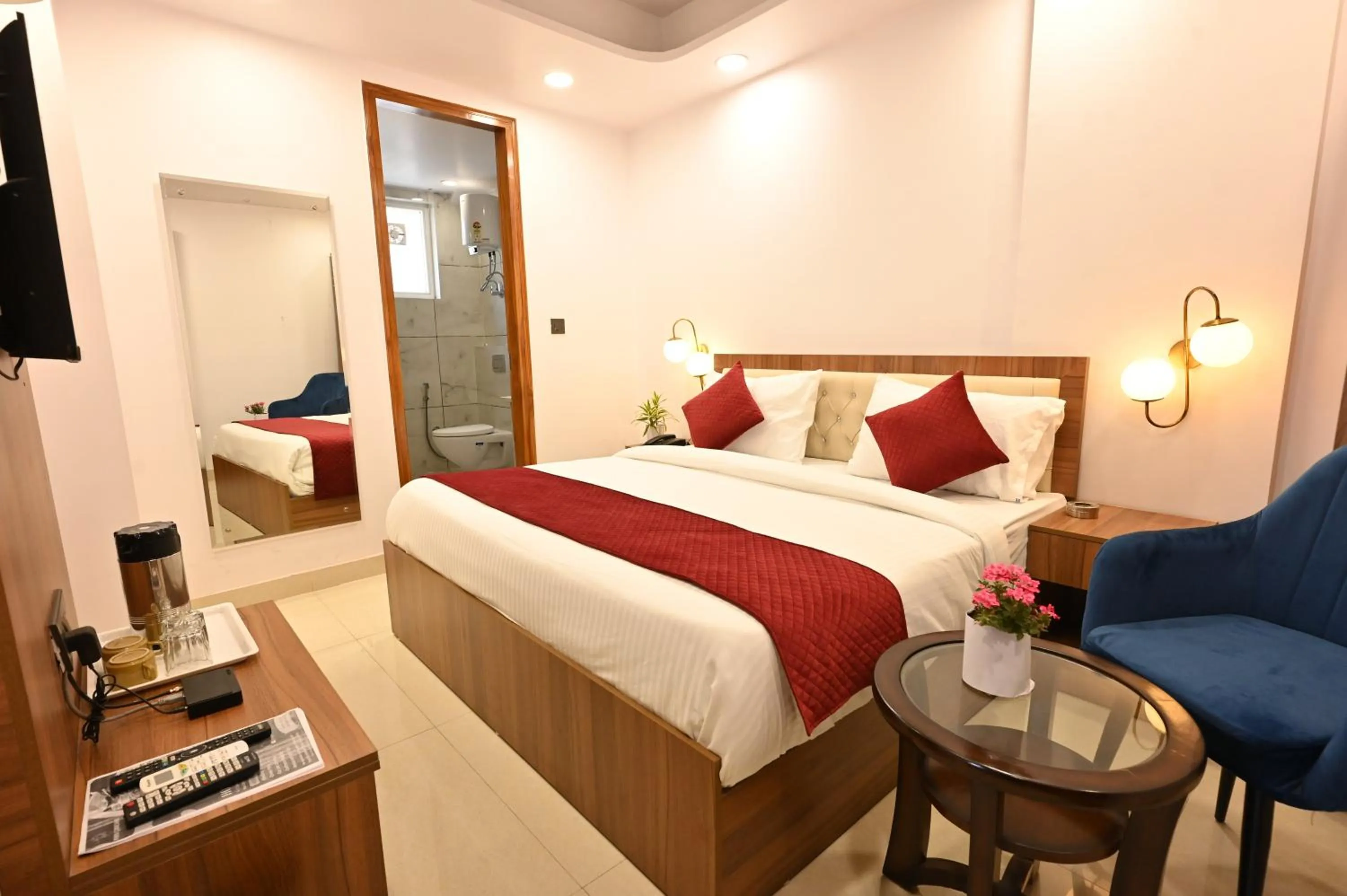 Bed in Hotel Down Town Paschim Vihar