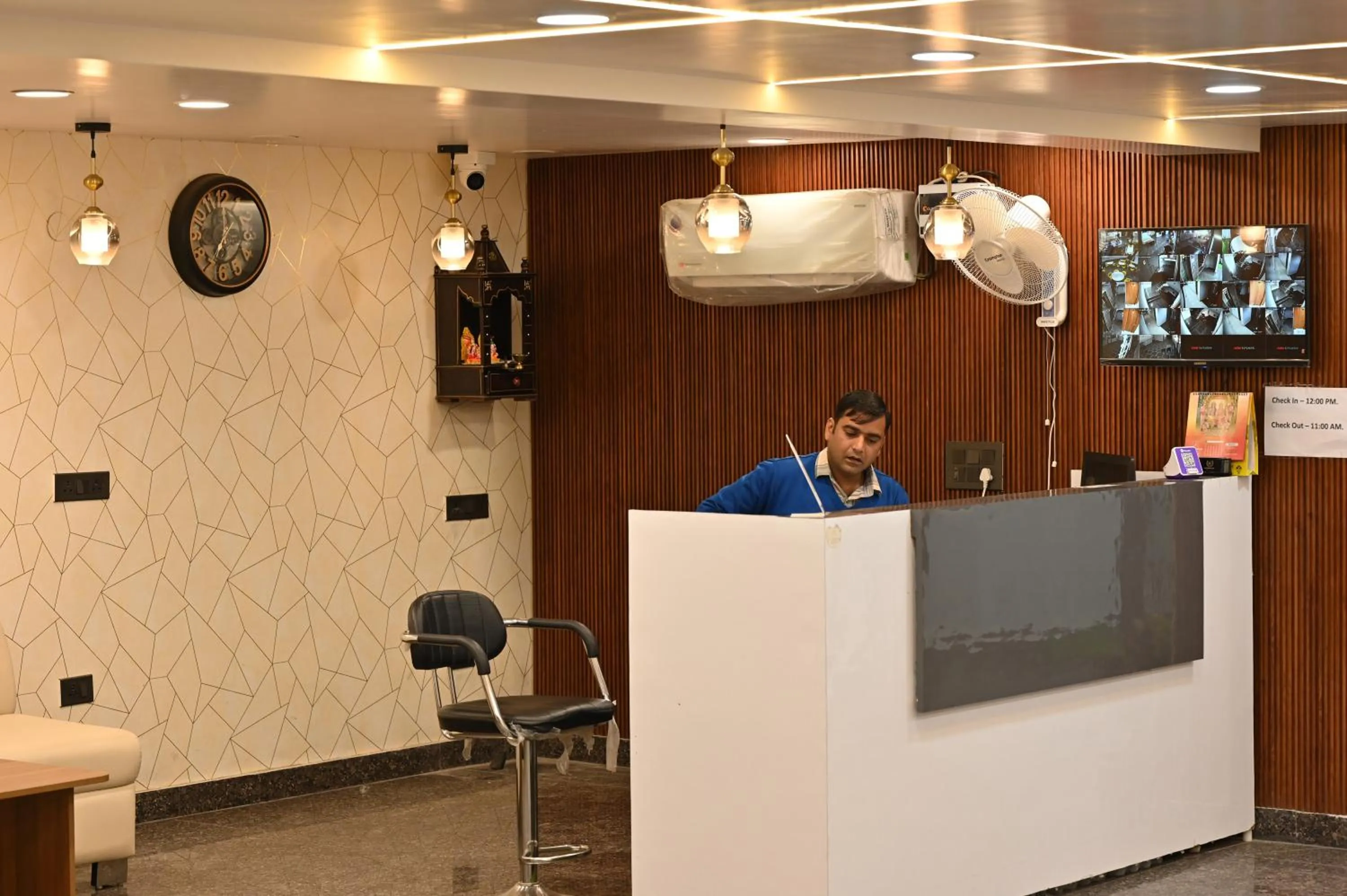 Hotel Down Town Paschim Vihar