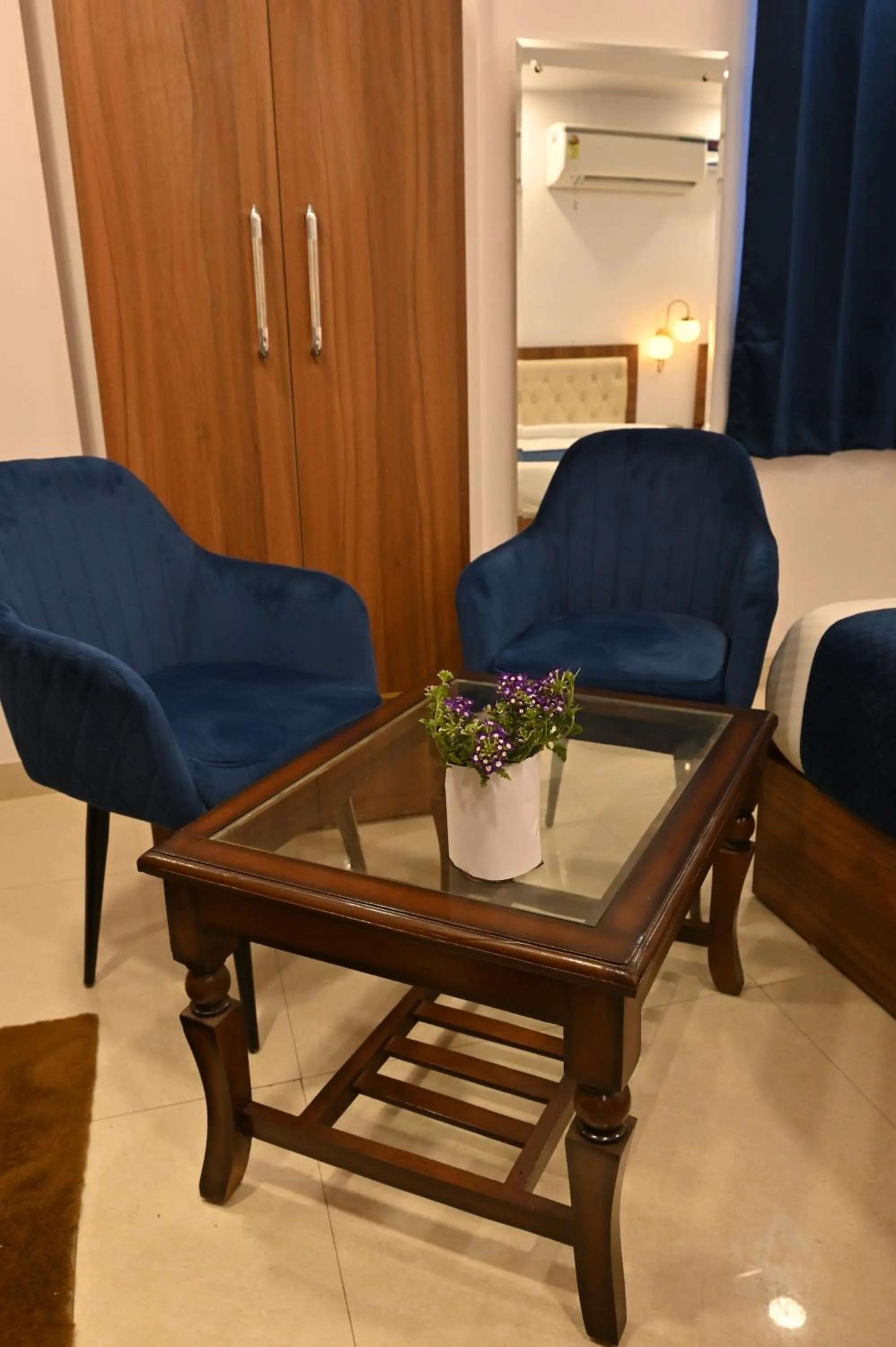 Hotel Down Town Paschim Vihar