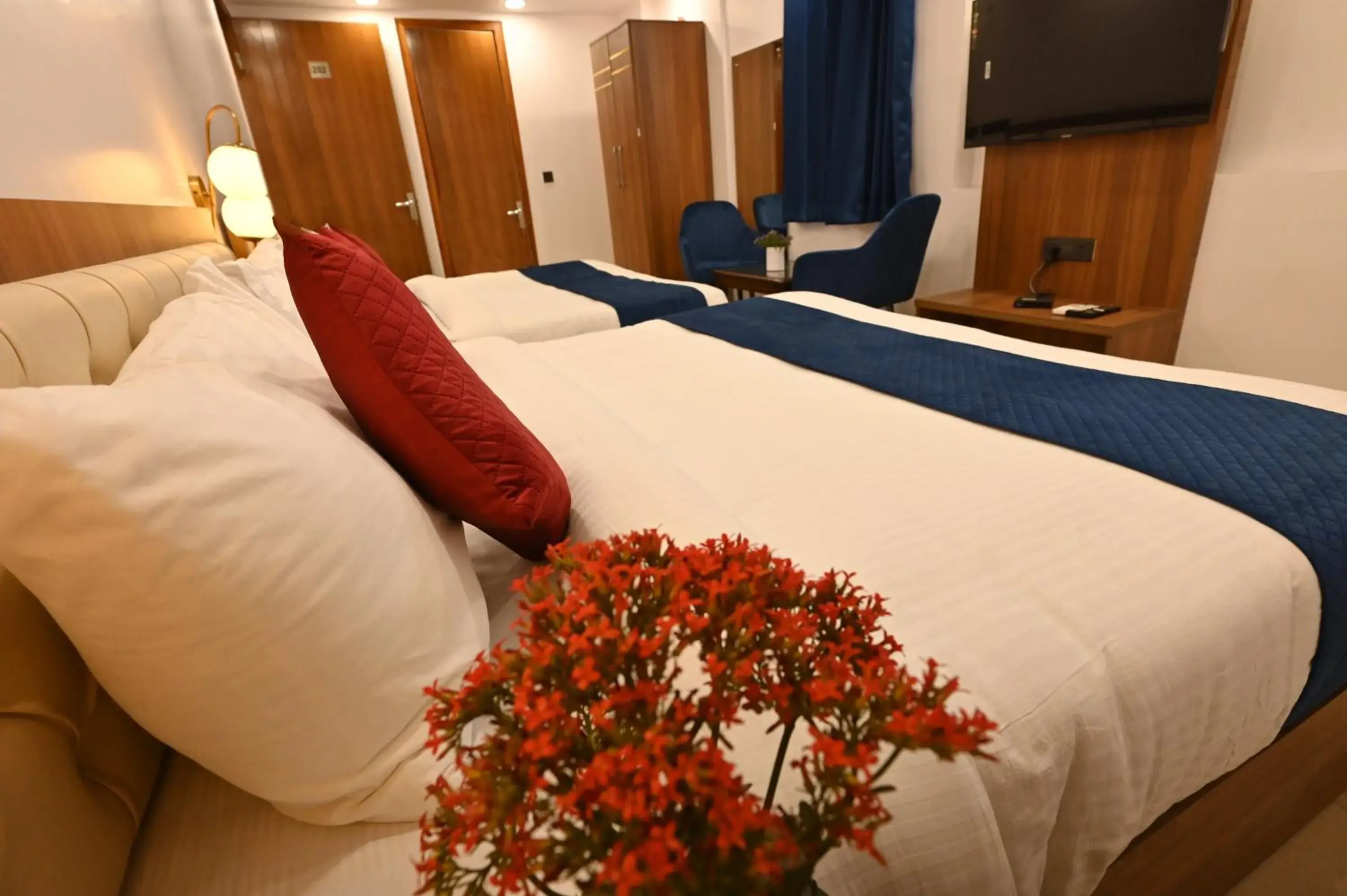 Bed in Hotel Down Town Paschim Vihar Bed in Hotel Down Town Paschim Vihar