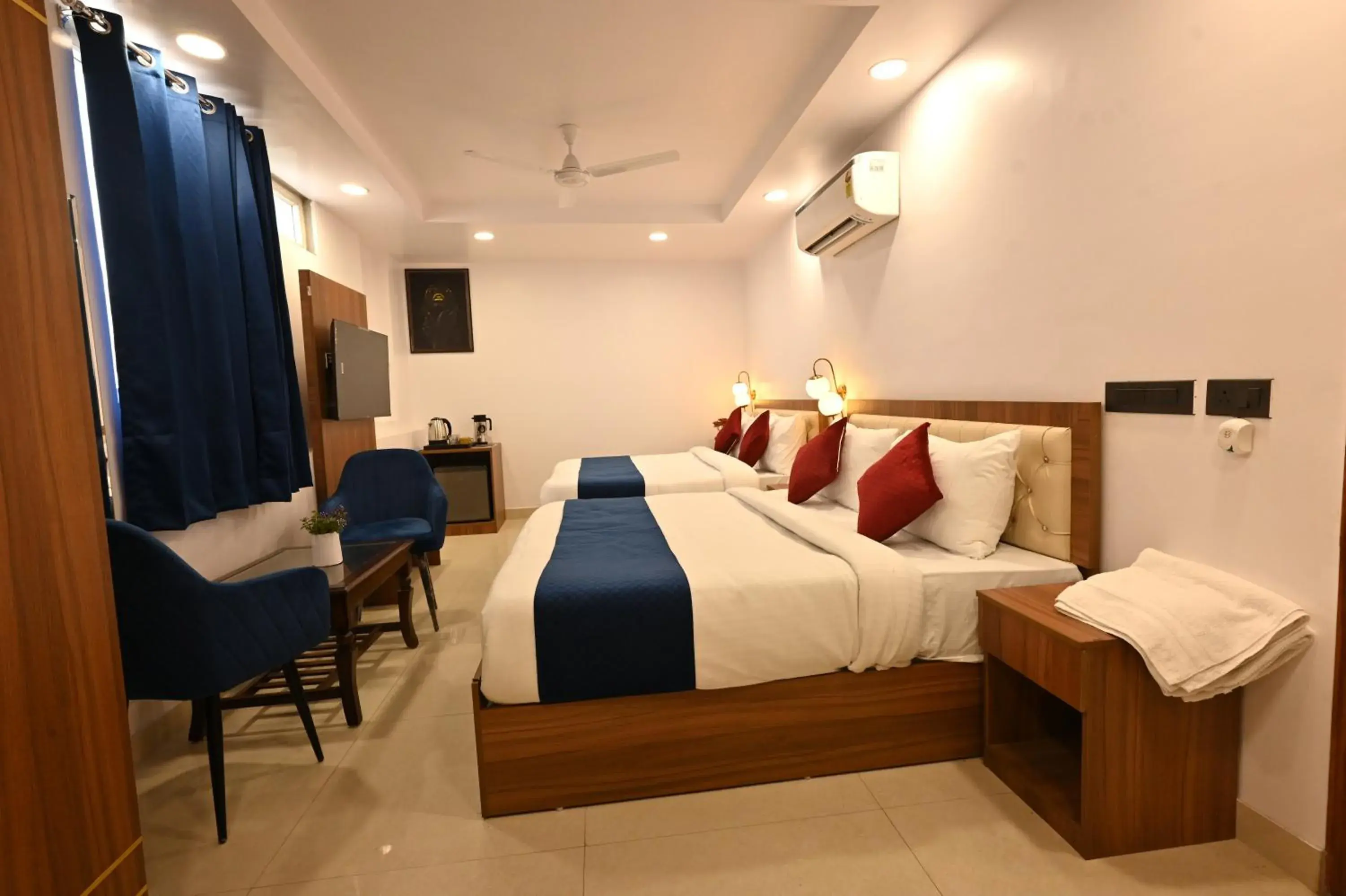 Bed in Hotel Down Town Paschim Vihar Bed in Hotel Down Town Paschim Vihar