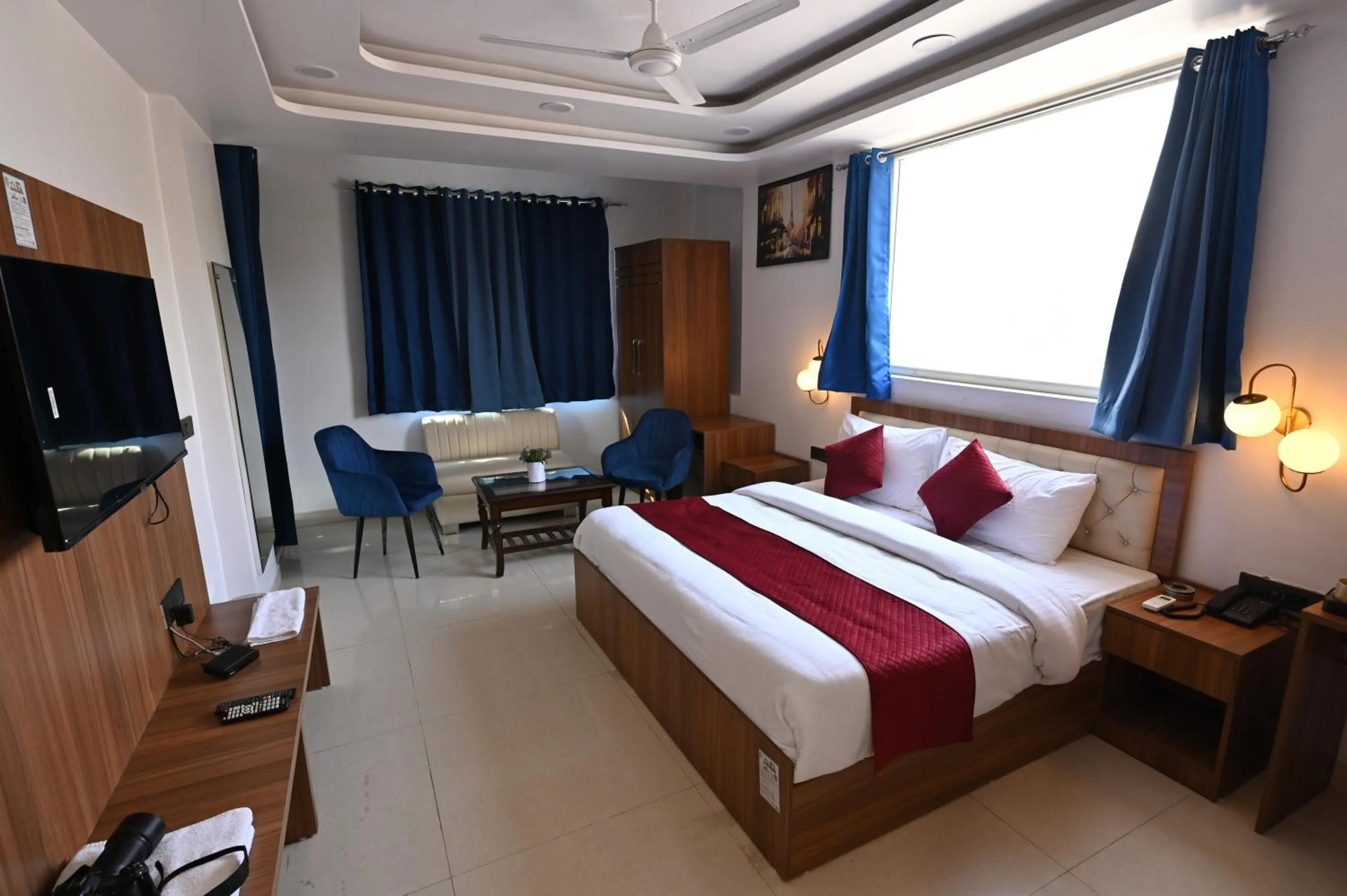 Bed in Hotel Down Town Paschim Vihar