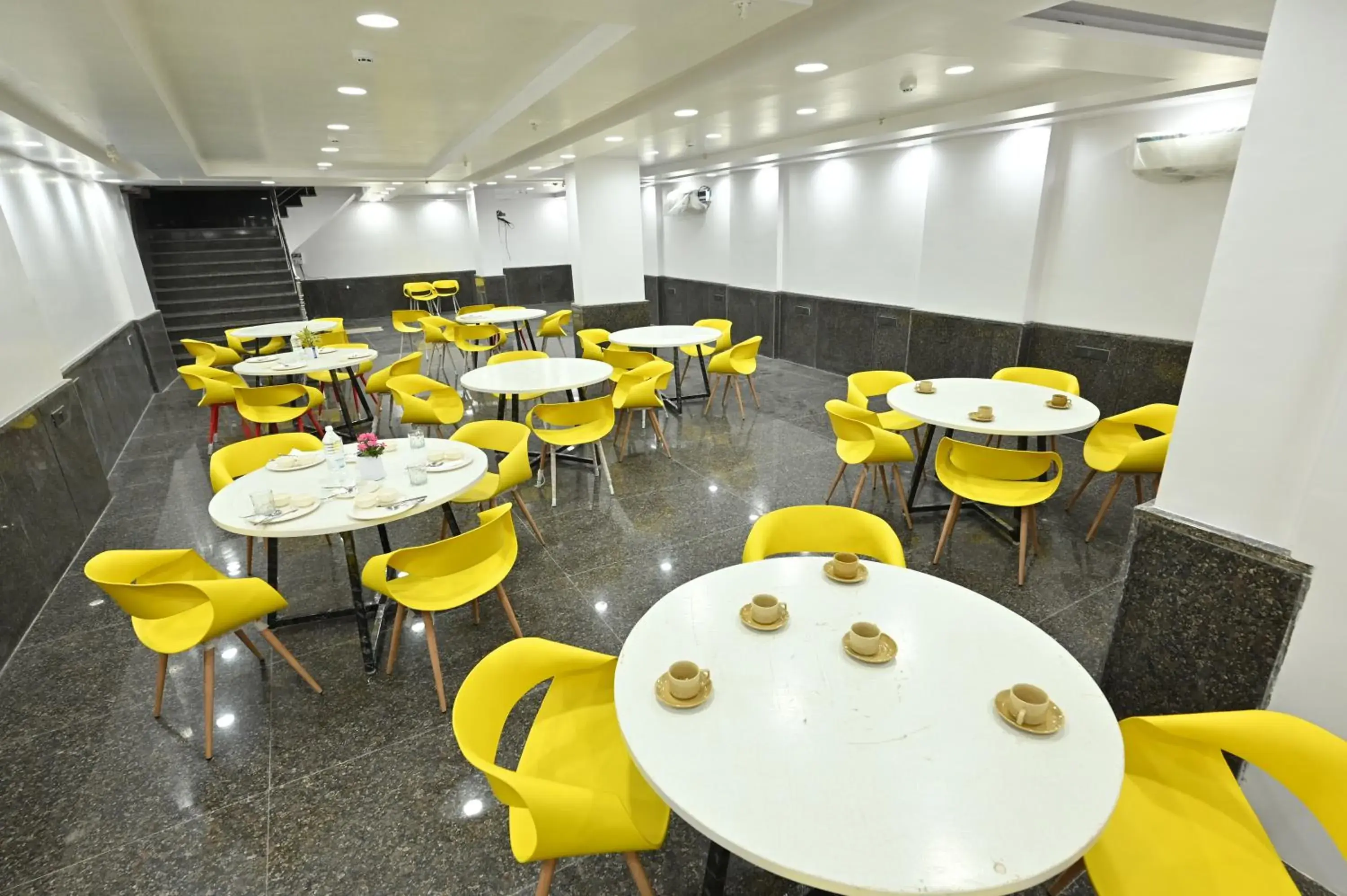 Restaurant/places to eat in Hotel Down Town - Paschim Vihar Restaurant/places to eat in Hotel Down Town - Paschim Vihar