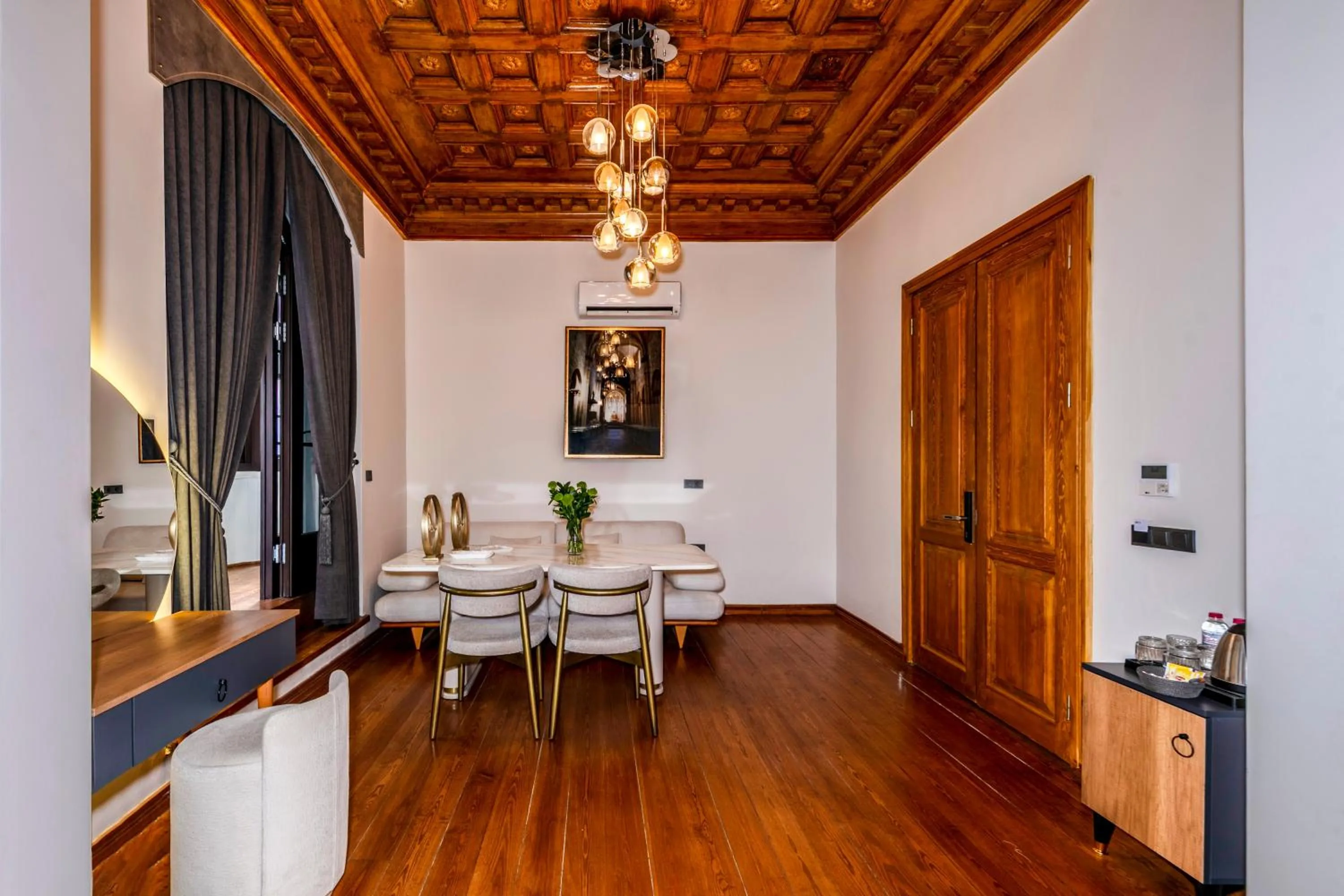 Photo of the whole room in Elmira Pera Hotel & - Special Class