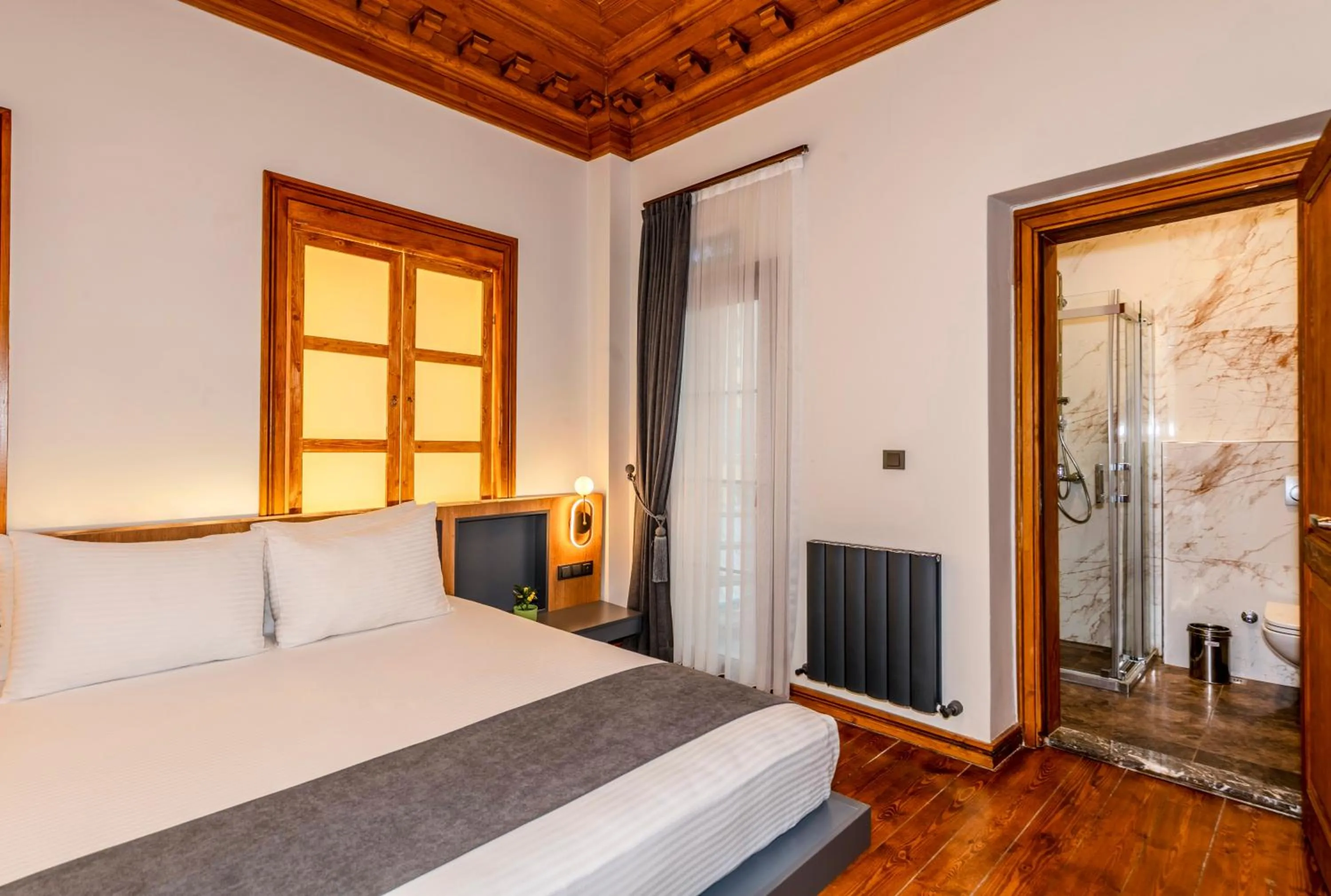 Photo of the whole room, Bed in Elmira Pera Hotel & - Special Class