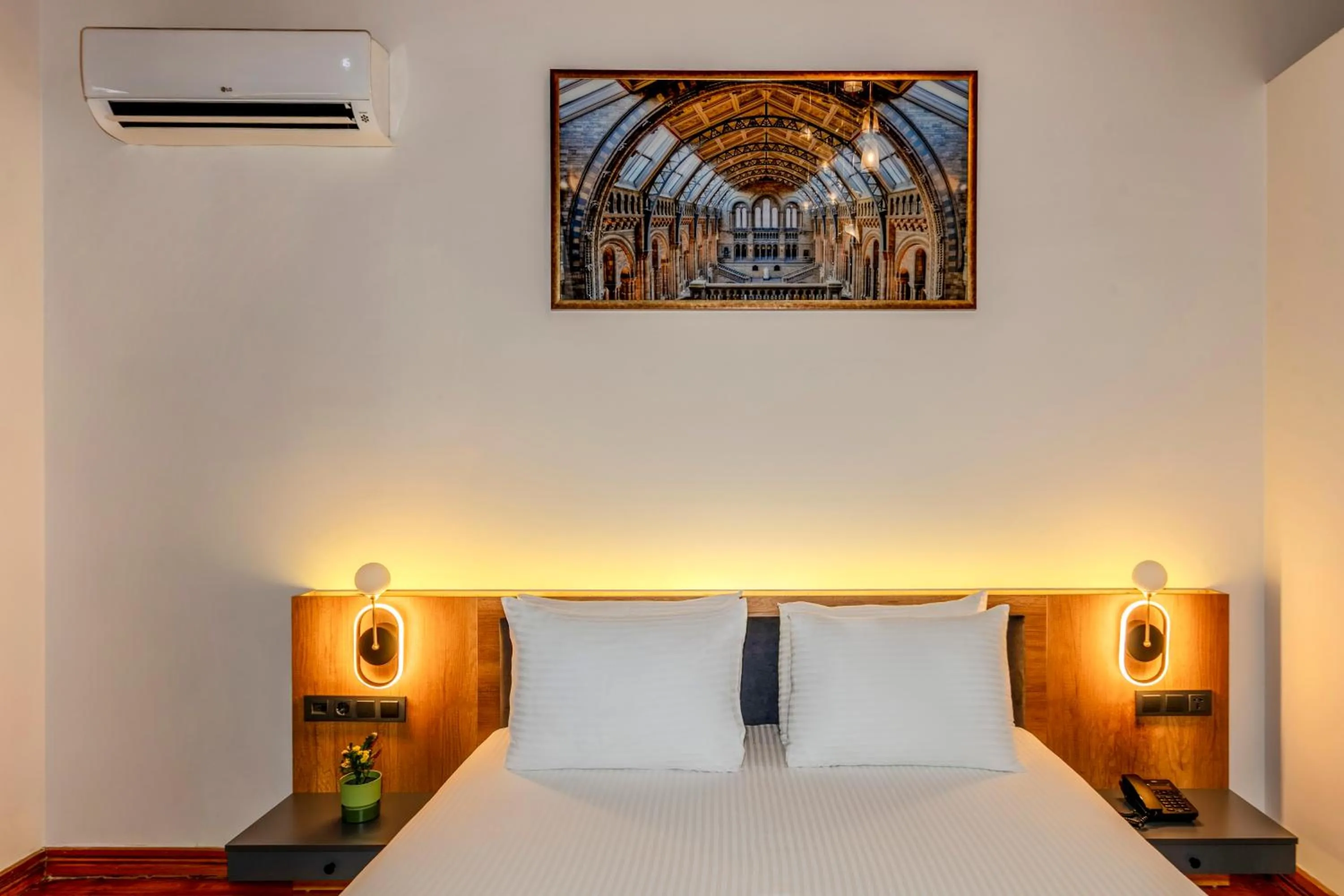 Bed in Elmira Pera Hotel & - Special Class