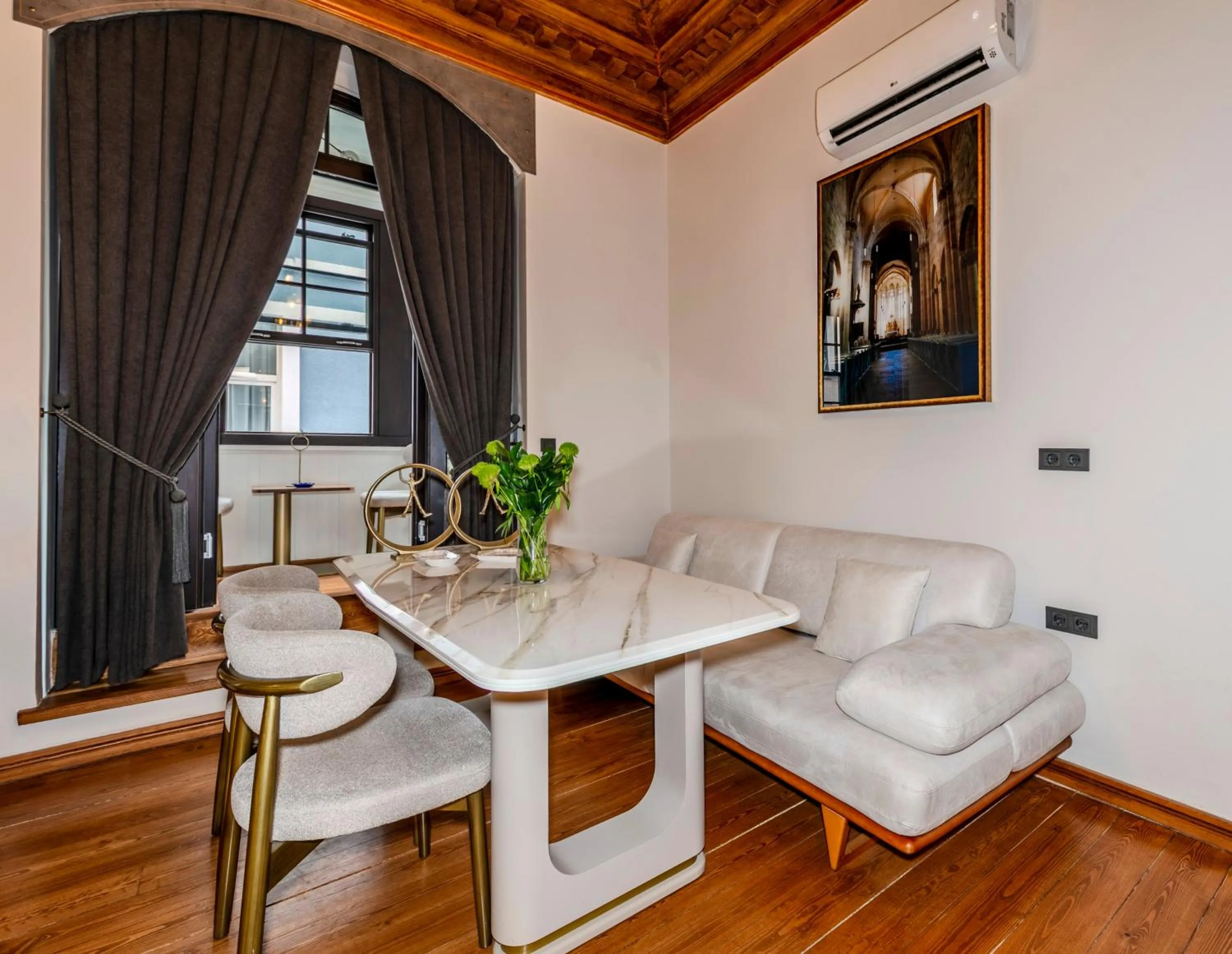 Photo of the whole room in Elmira Pera Hotel & - Special Class