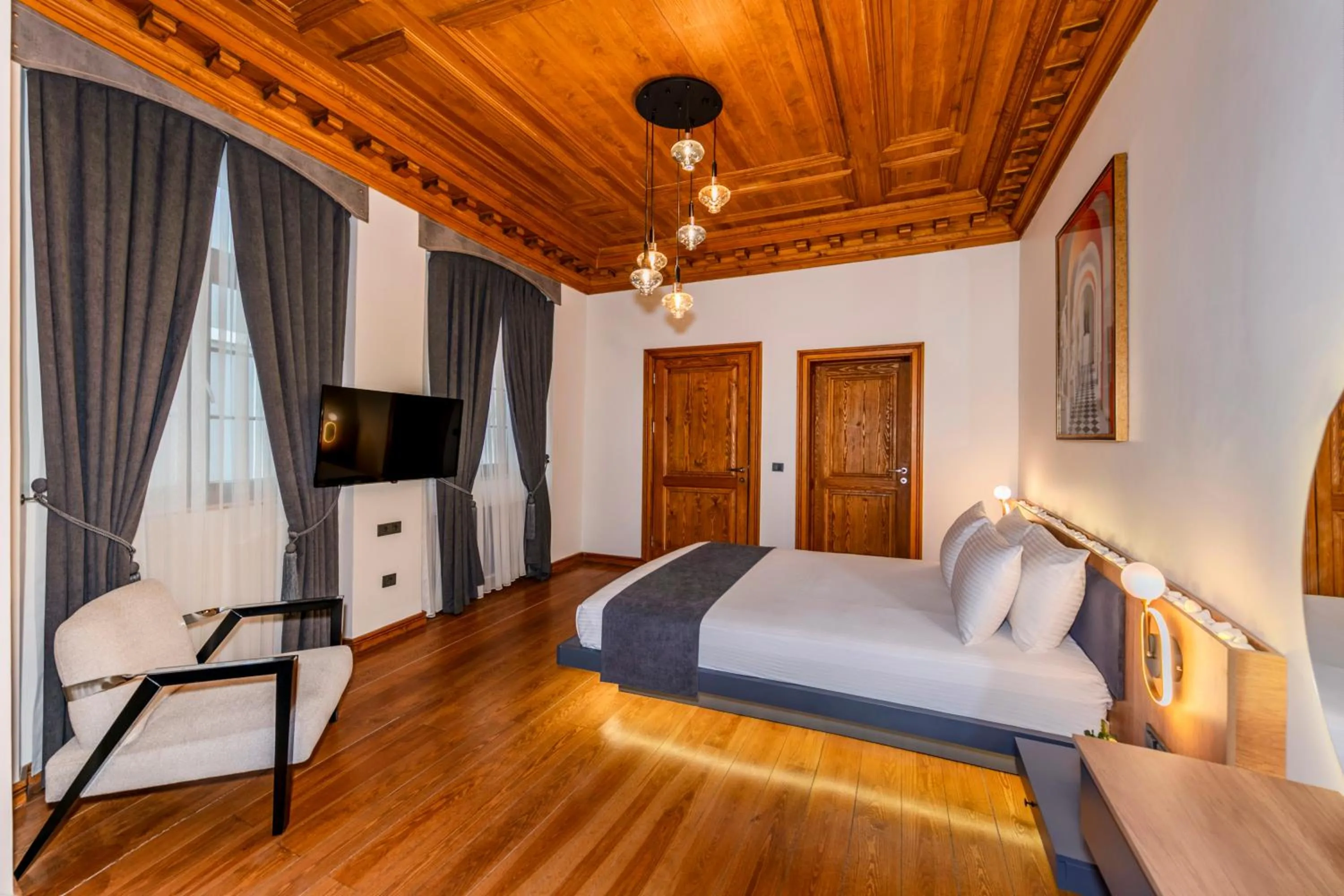 Photo of the whole room, Bed in Elmira Pera Hotel & - Special Class