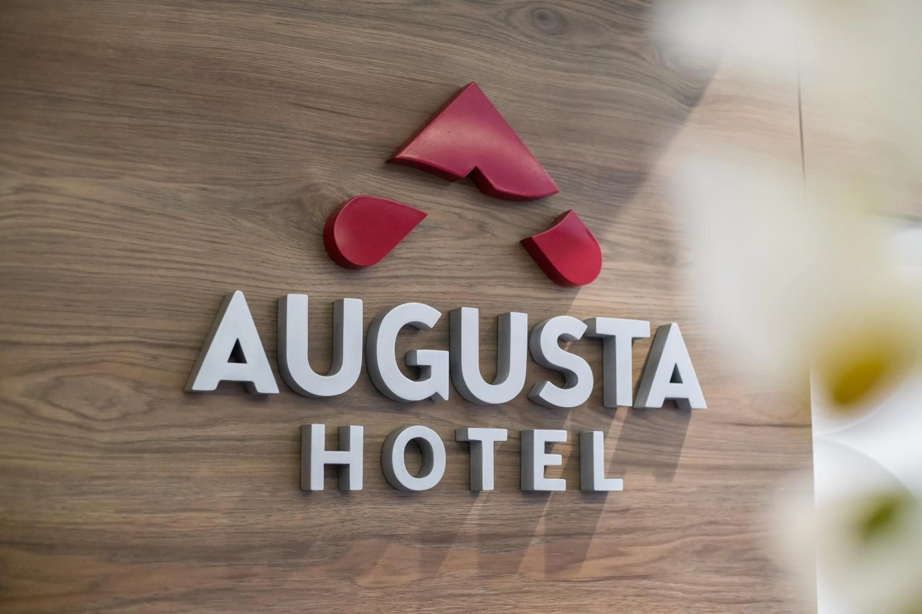 Augusta Hotel