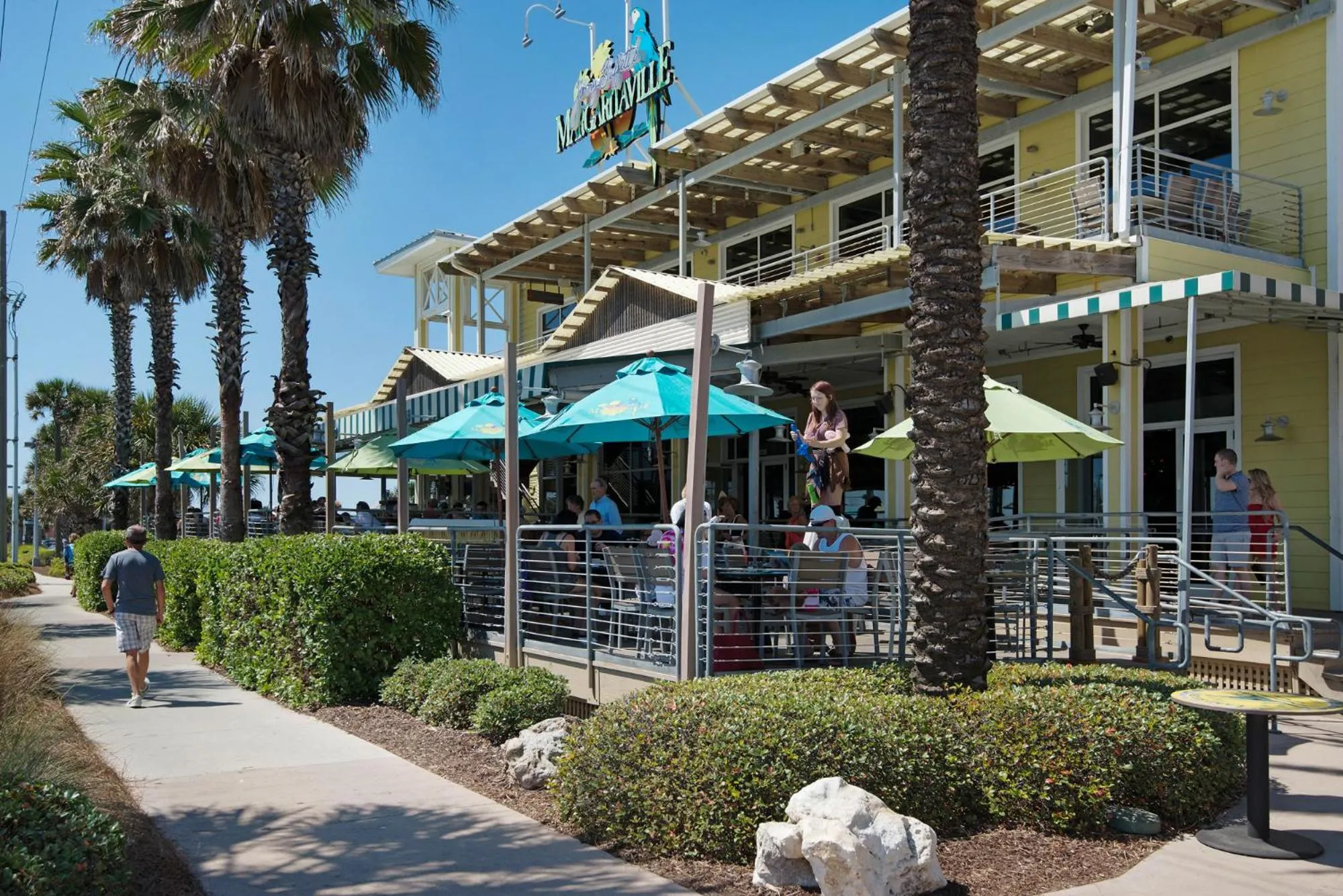 Sunshine House! 3BR 2BA Sleeps 9! Your perfect retreat for comfort and style