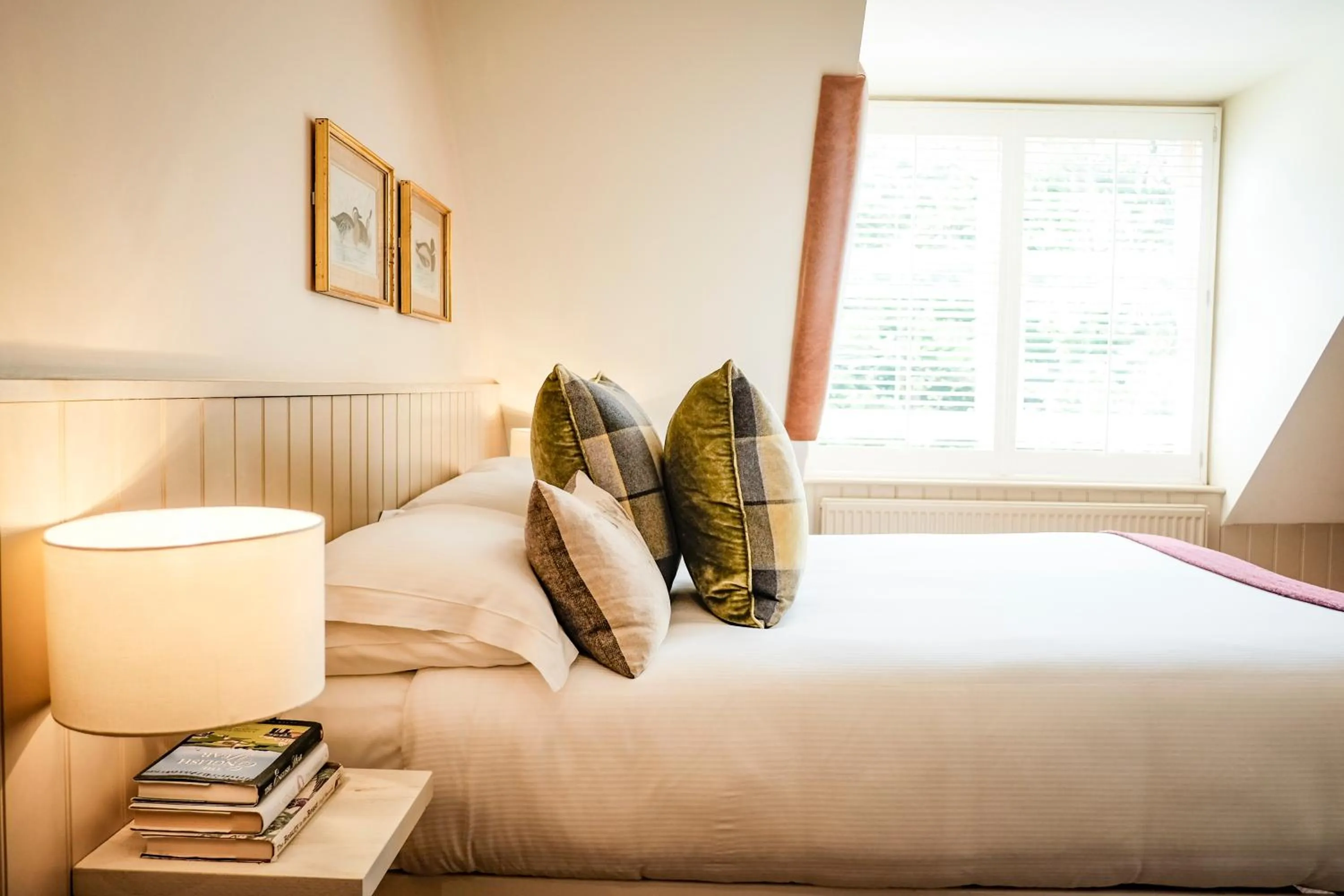 Bed in The White Buck