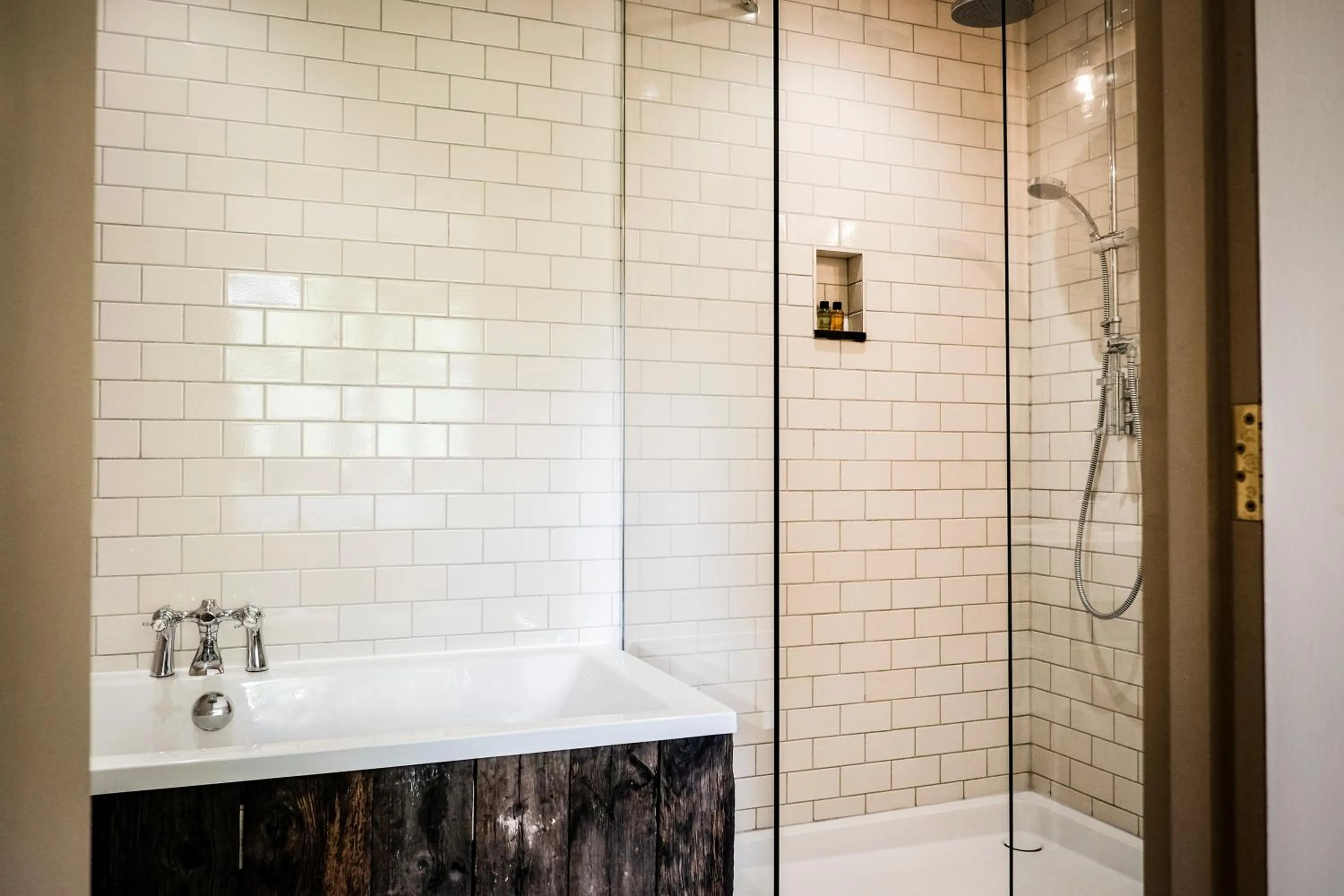 Shower in The White Buck