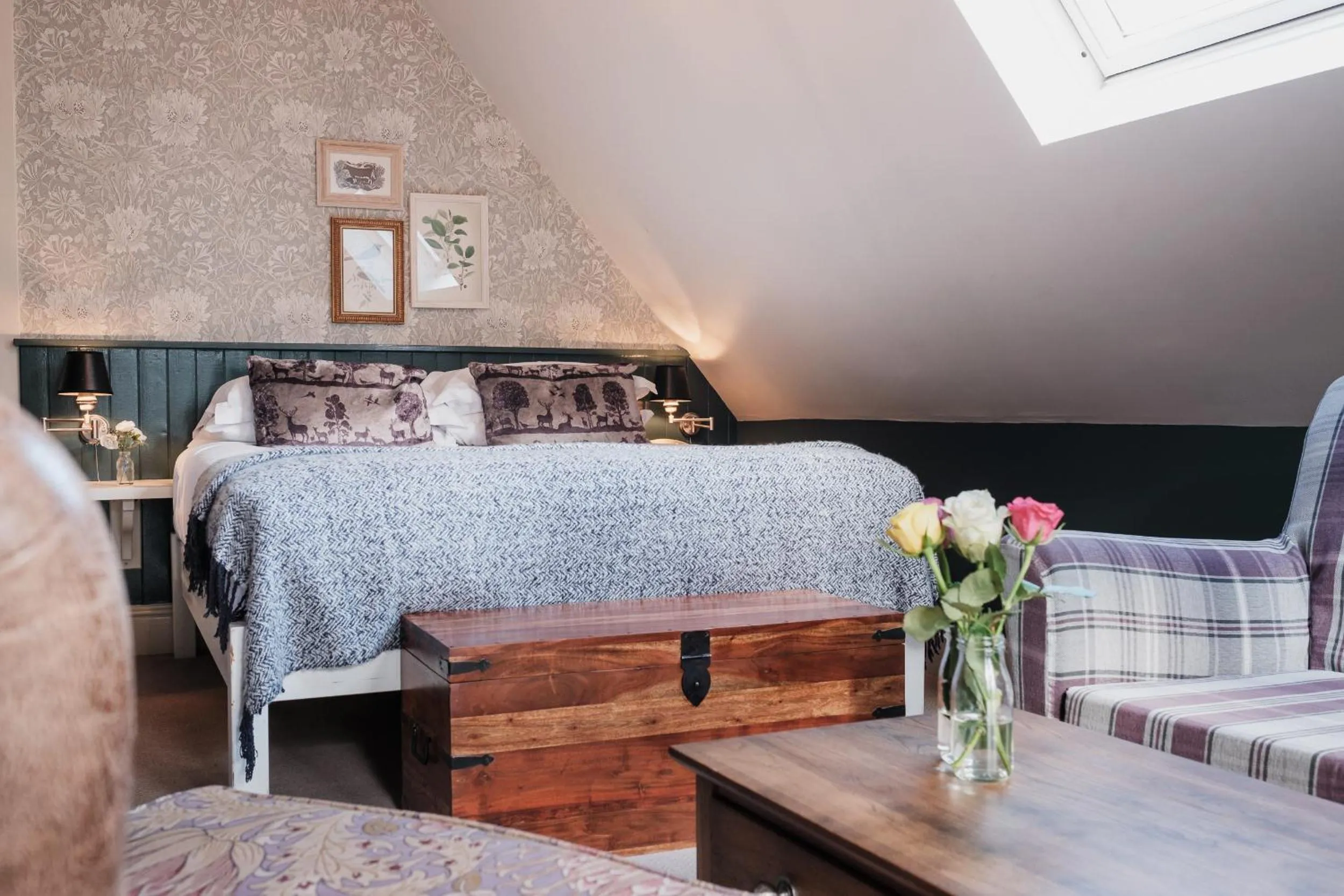 Bed in The White Buck