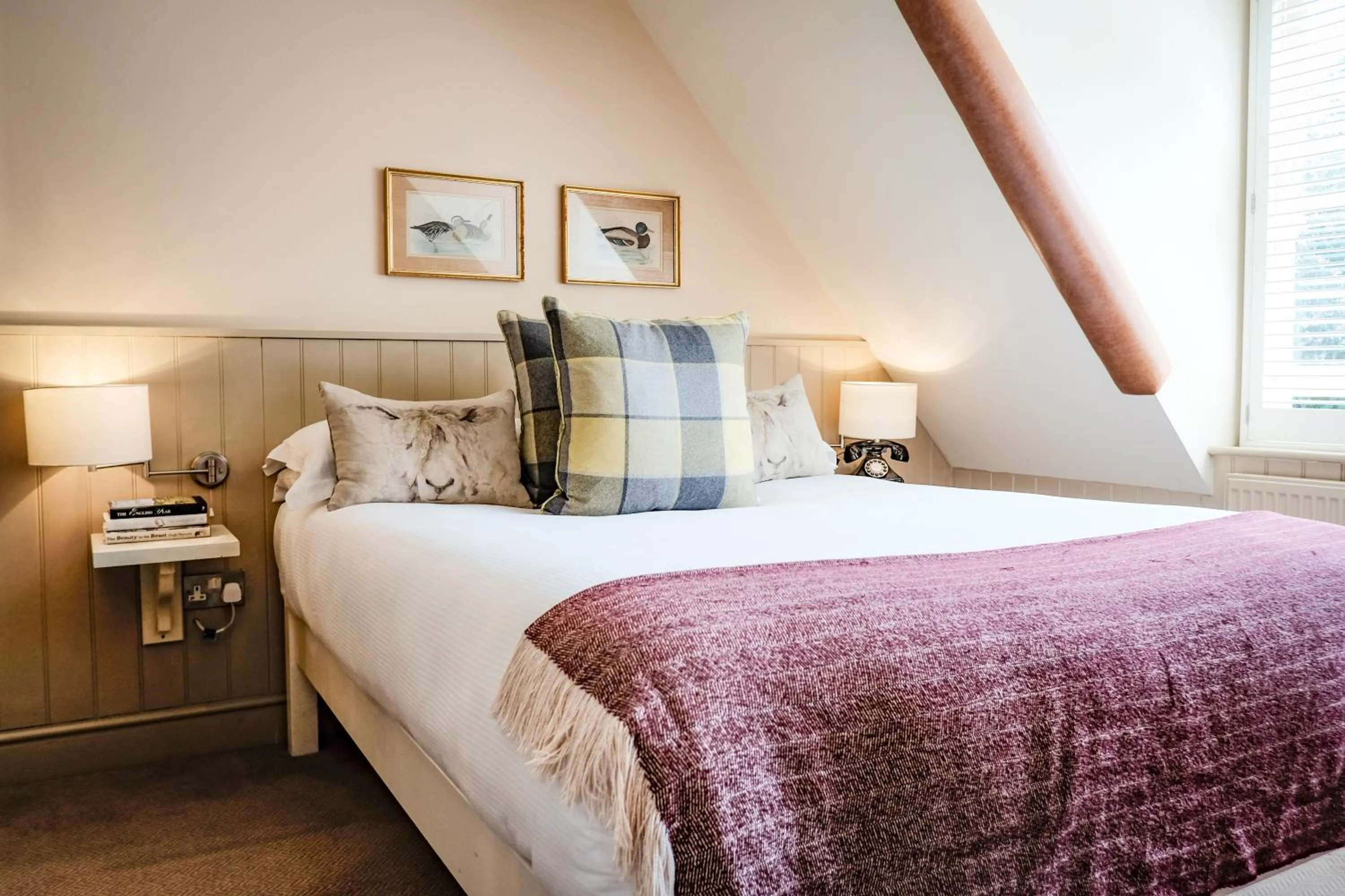 Bed in The White Buck