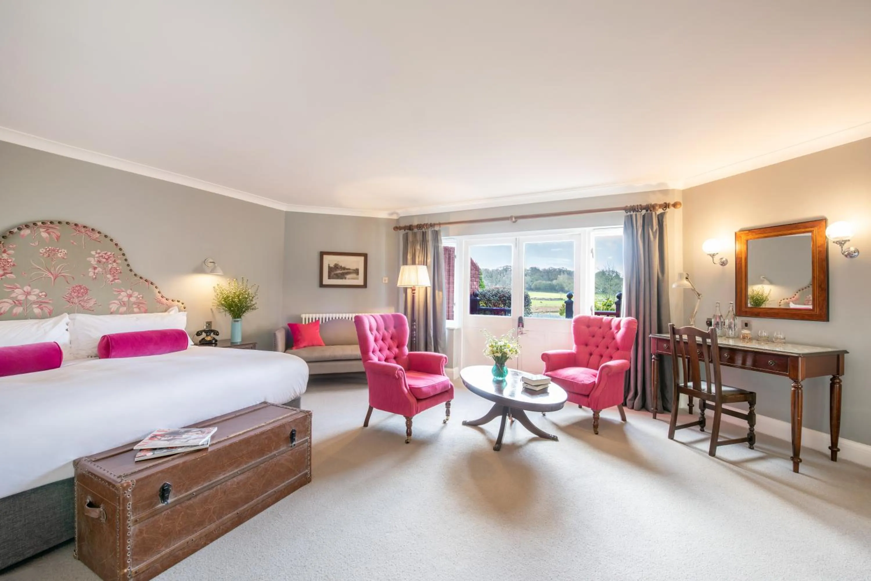 Bedroom, Bed in Burley Manor