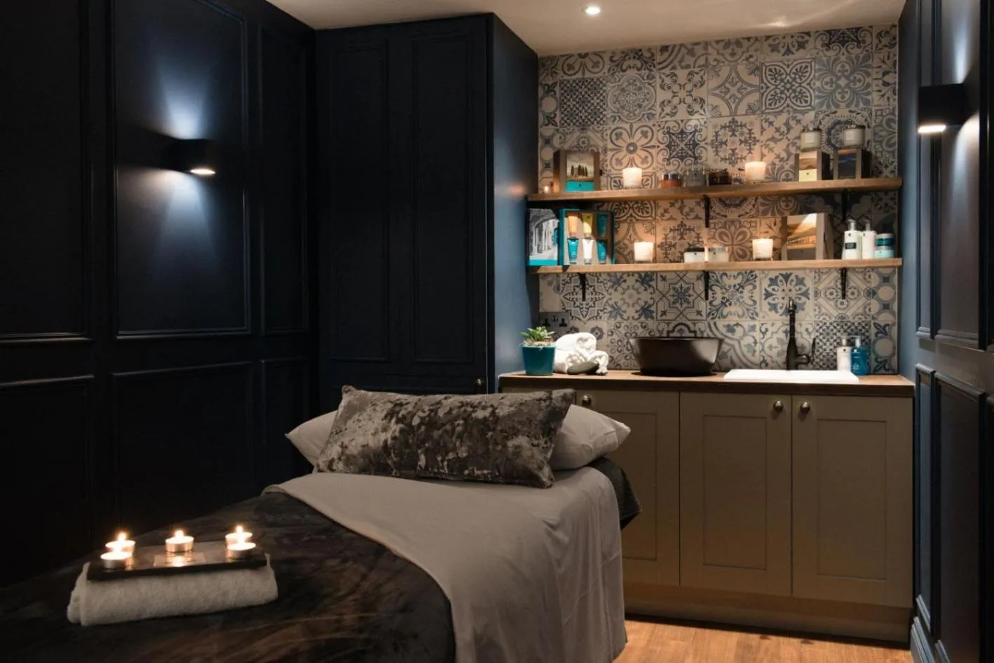 Massage, Bed in Burley Manor