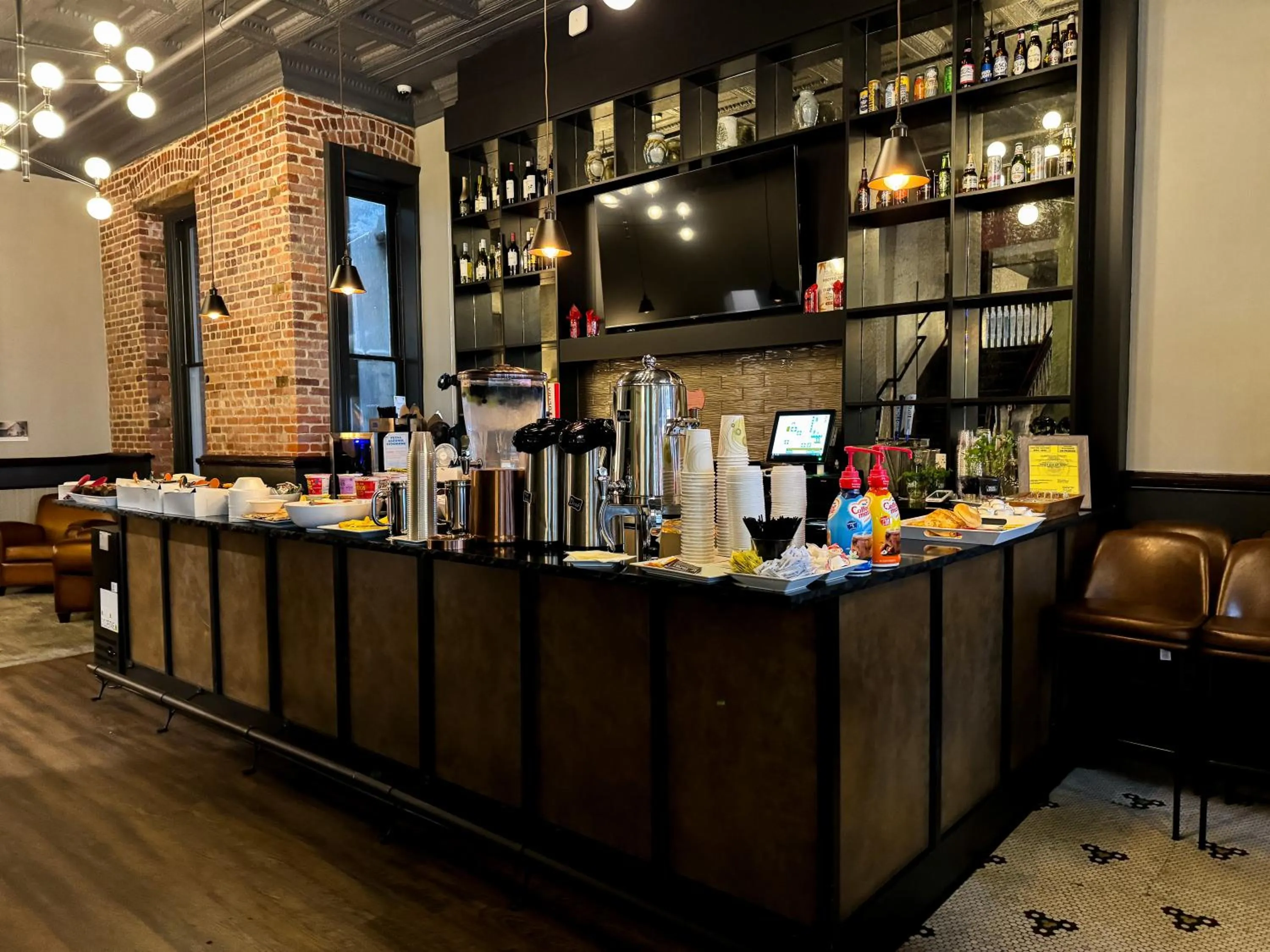 Breakfast in Tygart Hotel, an Ascend Collection Hotel