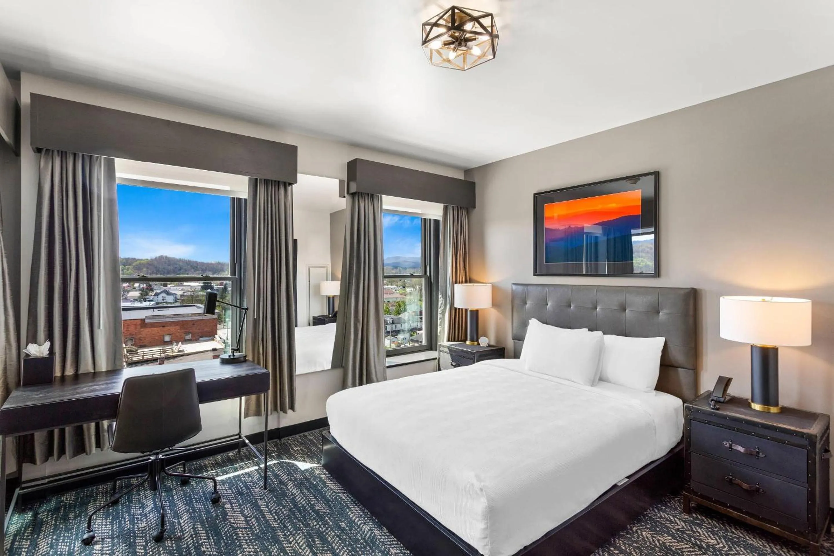 Bedroom, Bed in Tygart Hotel, an Ascend Collection Hotel