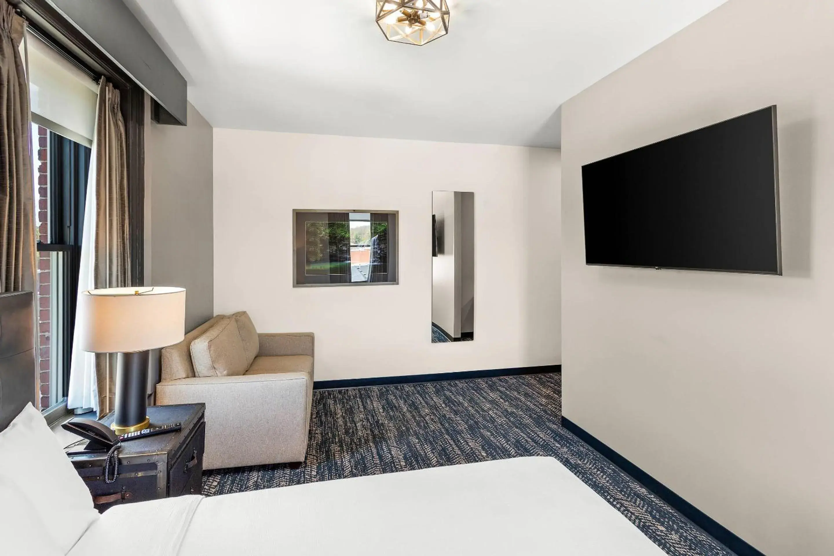 Bedroom, Bed in Tygart Hotel, an Ascend Collection Hotel Bedroom, Bed in Tygart Hotel, an Ascend Collection Hotel