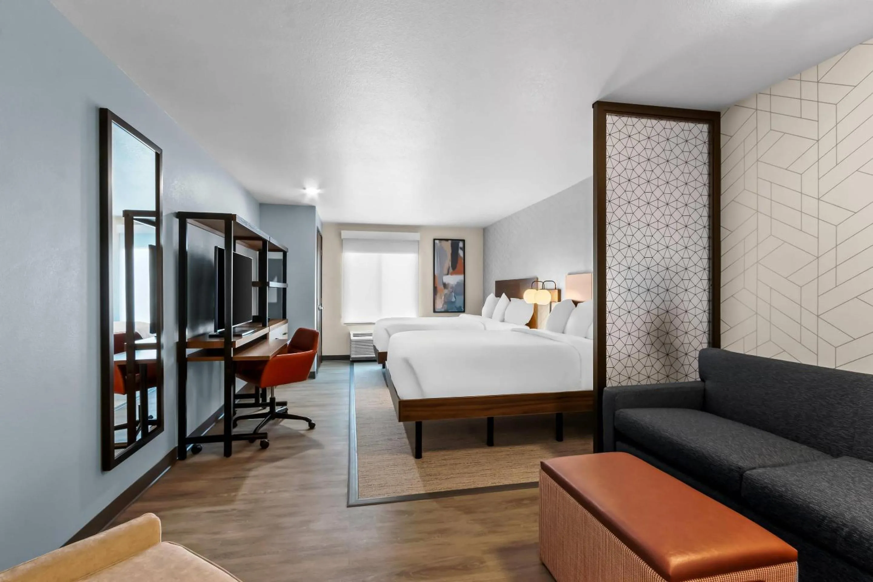 Bedroom, Bed in Everhome Suites Chandler Phoenix Fashion Center