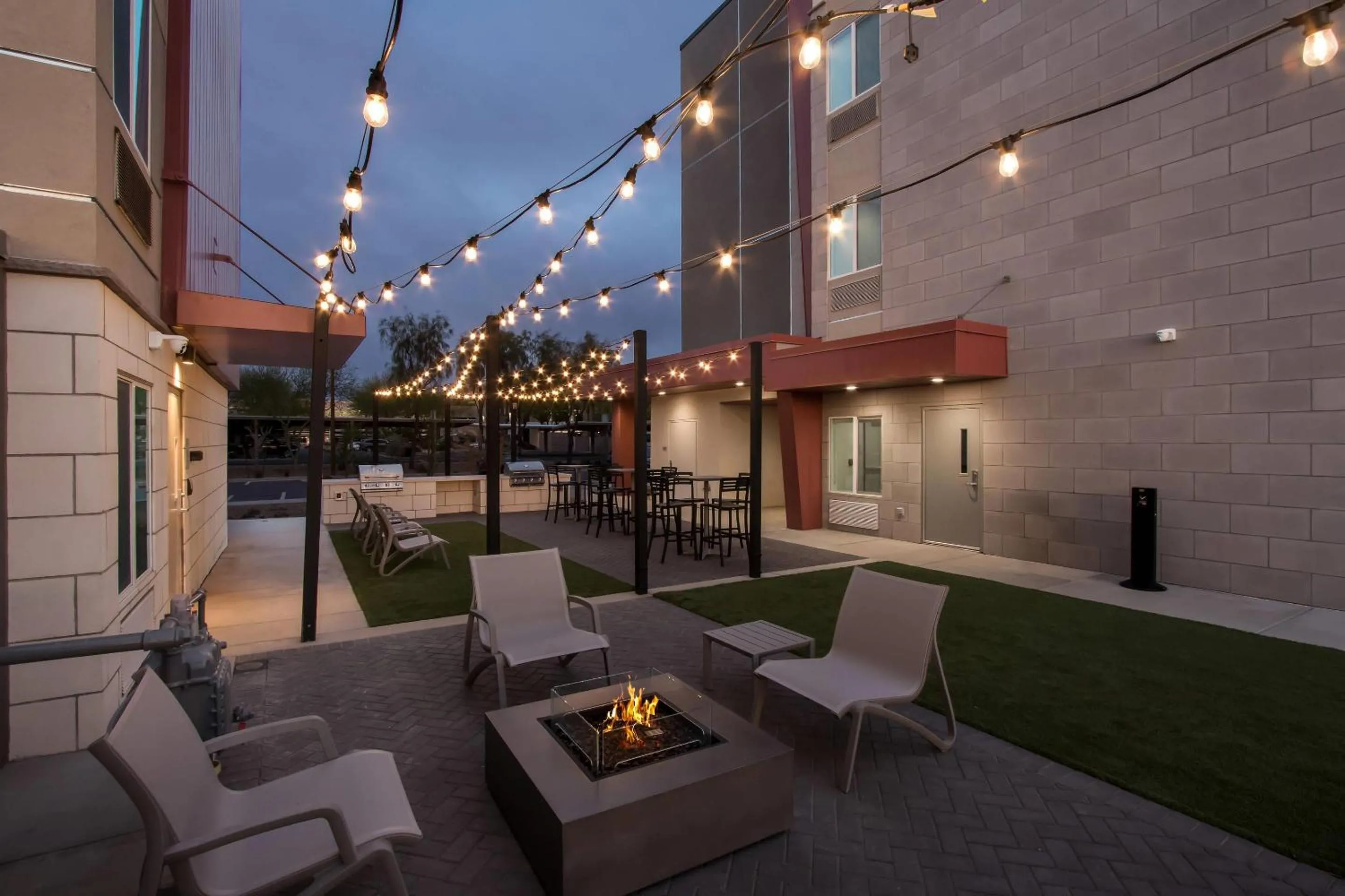 Property building in Everhome Suites Chandler Phoenix Fashion Center