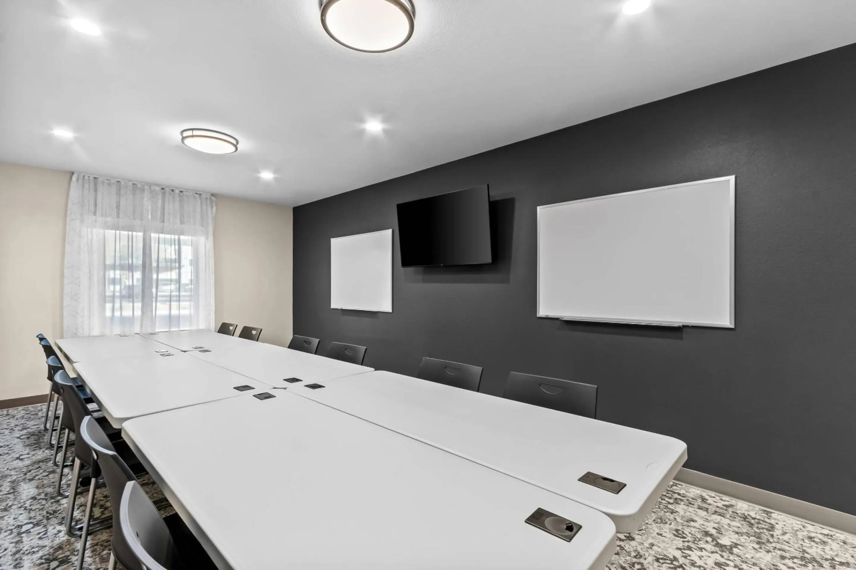 Meeting/conference room in Everhome Suites Chandler Phoenix Fashion Center