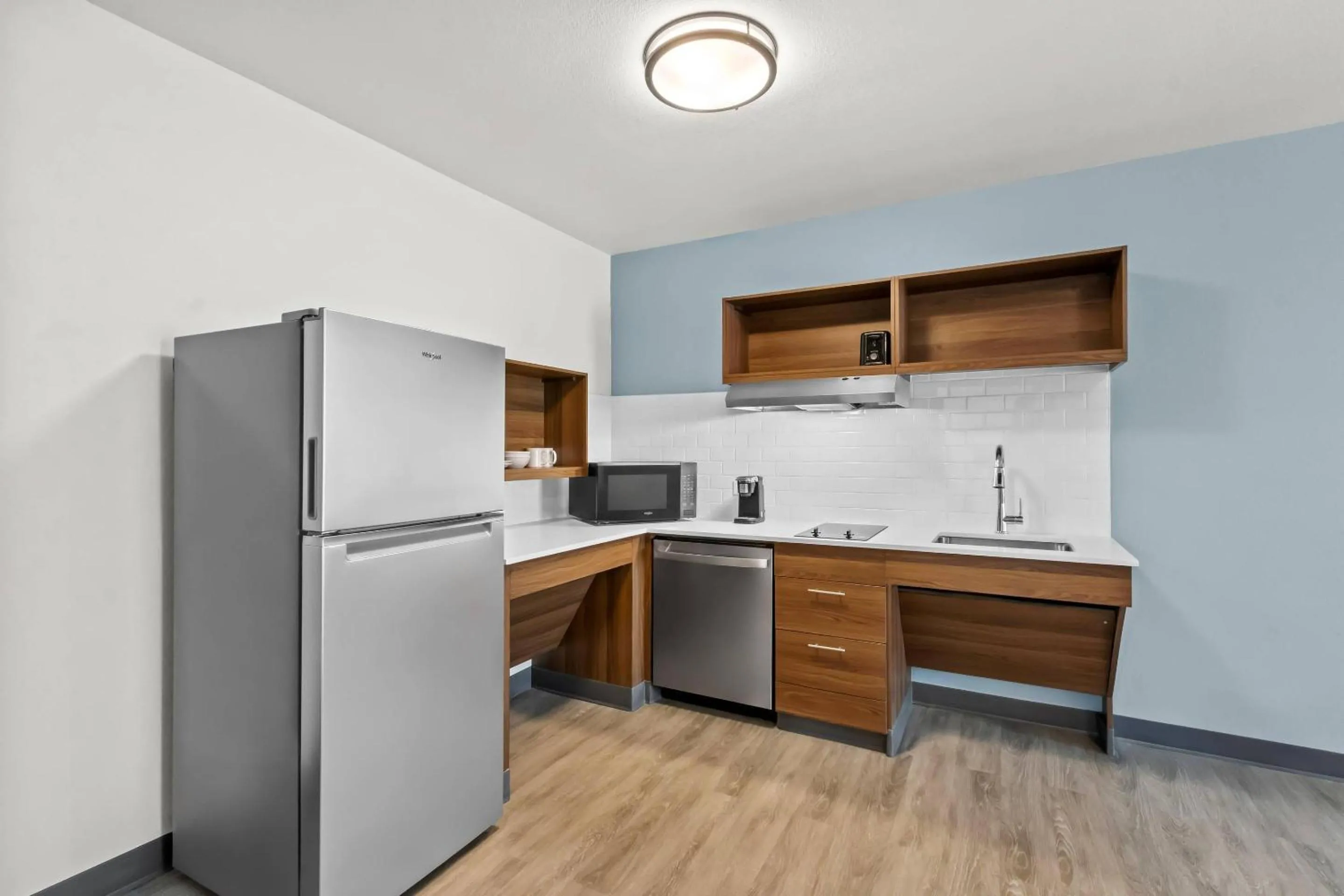 Bedroom in Everhome Suites Chandler Phoenix Fashion Center