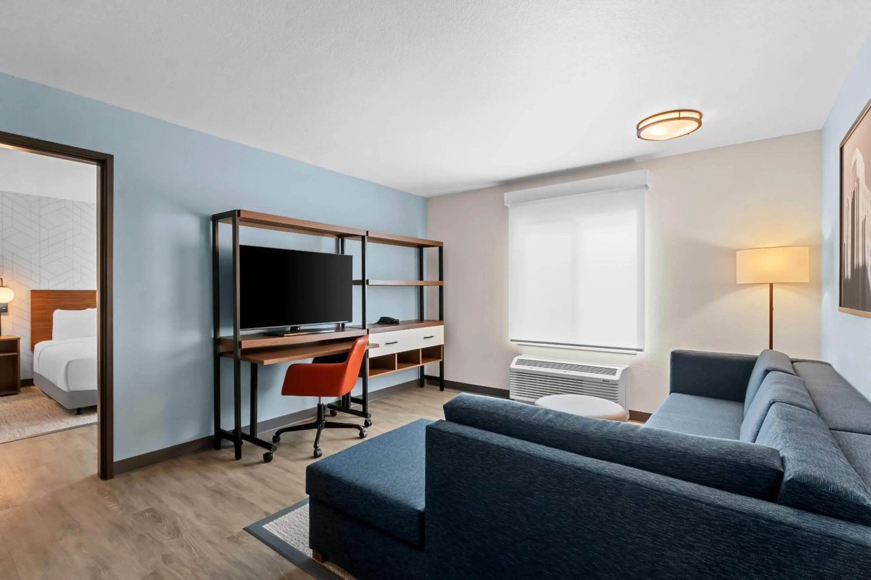 Bedroom, Bed in Everhome Suites Chandler Phoenix Fashion Center