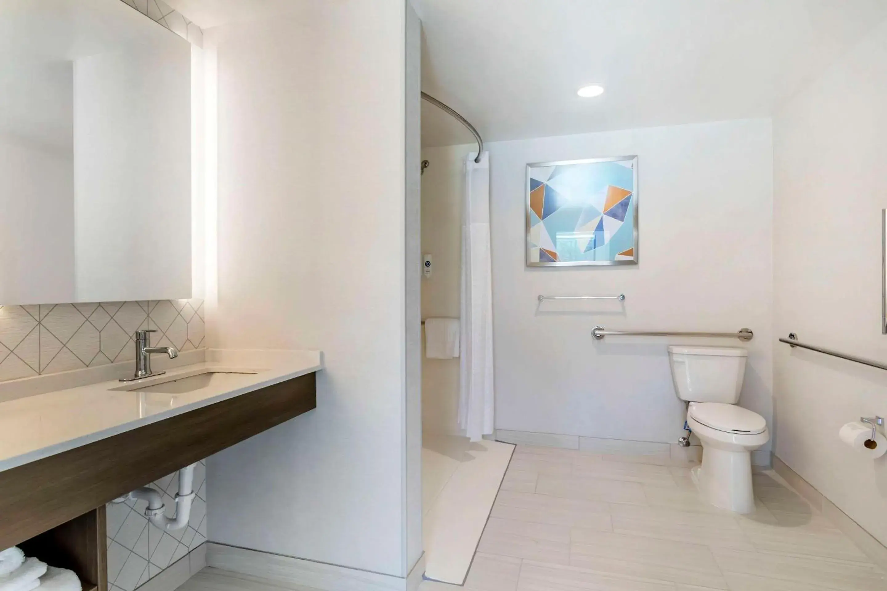 Bedroom in Comfort Suites Gatlinburg Downtown-Convention Center Bedroom in Comfort Suites Gatlinburg Downtown-Convention Center