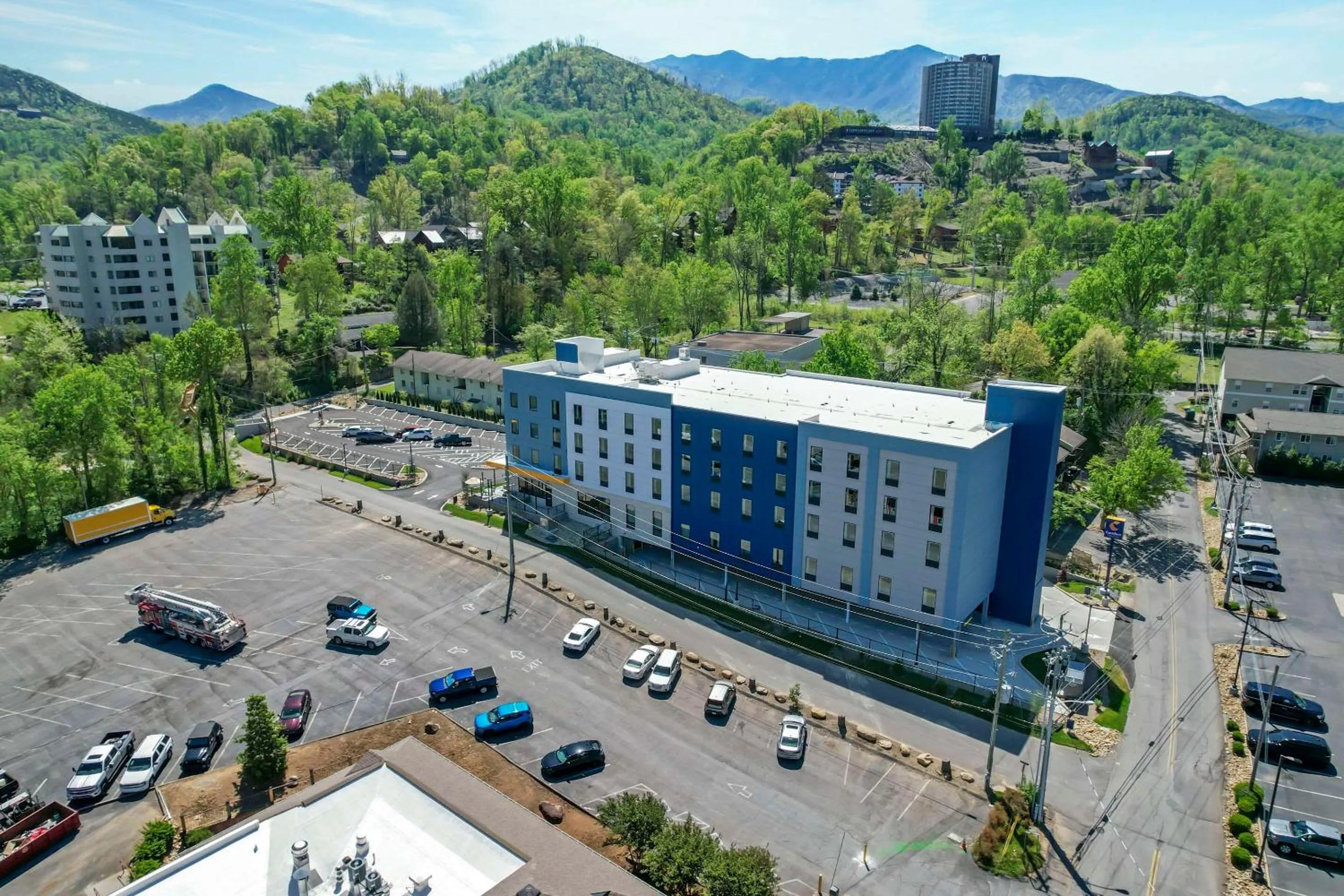 Property building in Comfort Suites Gatlinburg Downtown-Convention Center