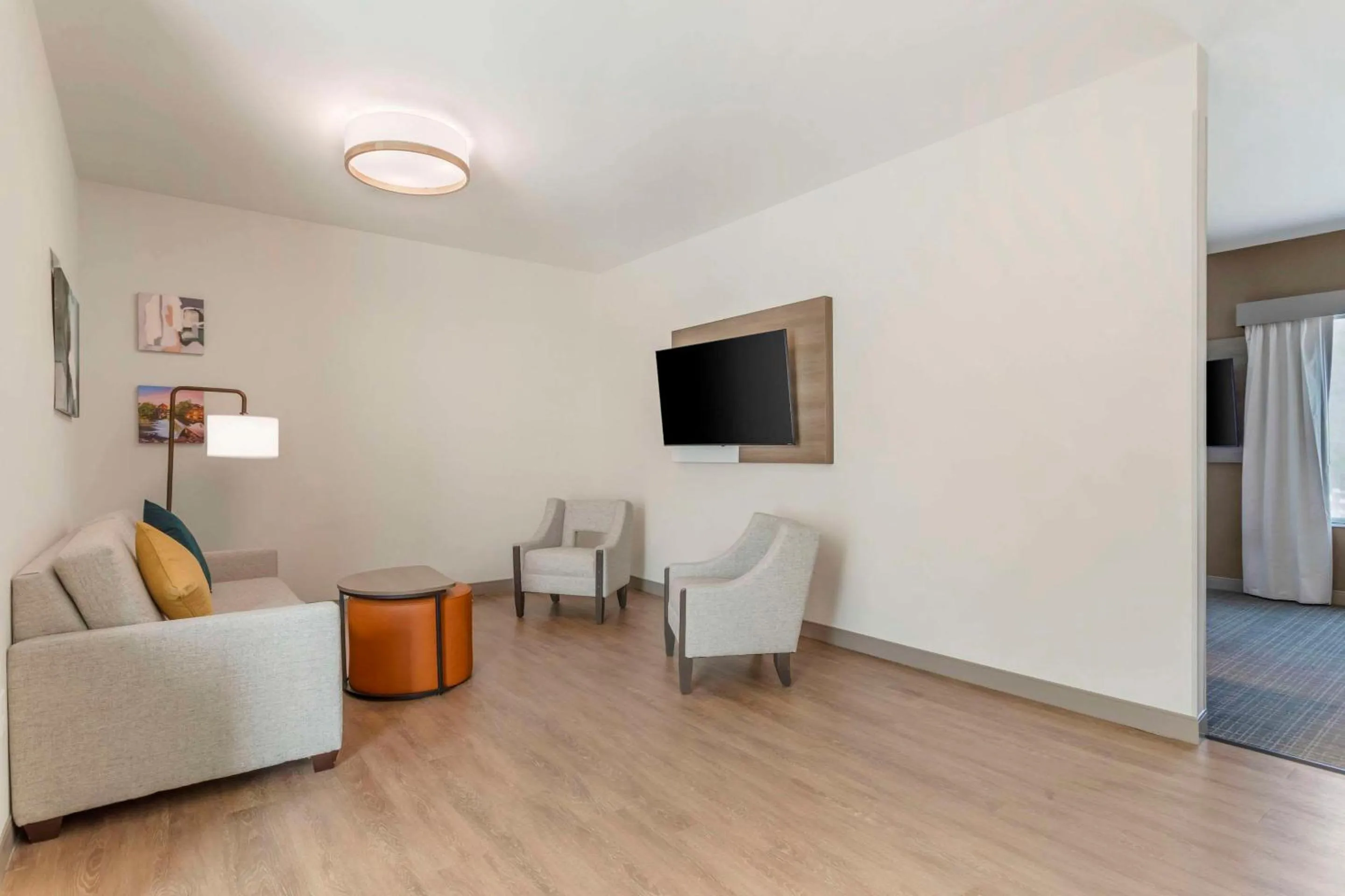 Bedroom in Comfort Suites Gatlinburg Downtown-Convention Center