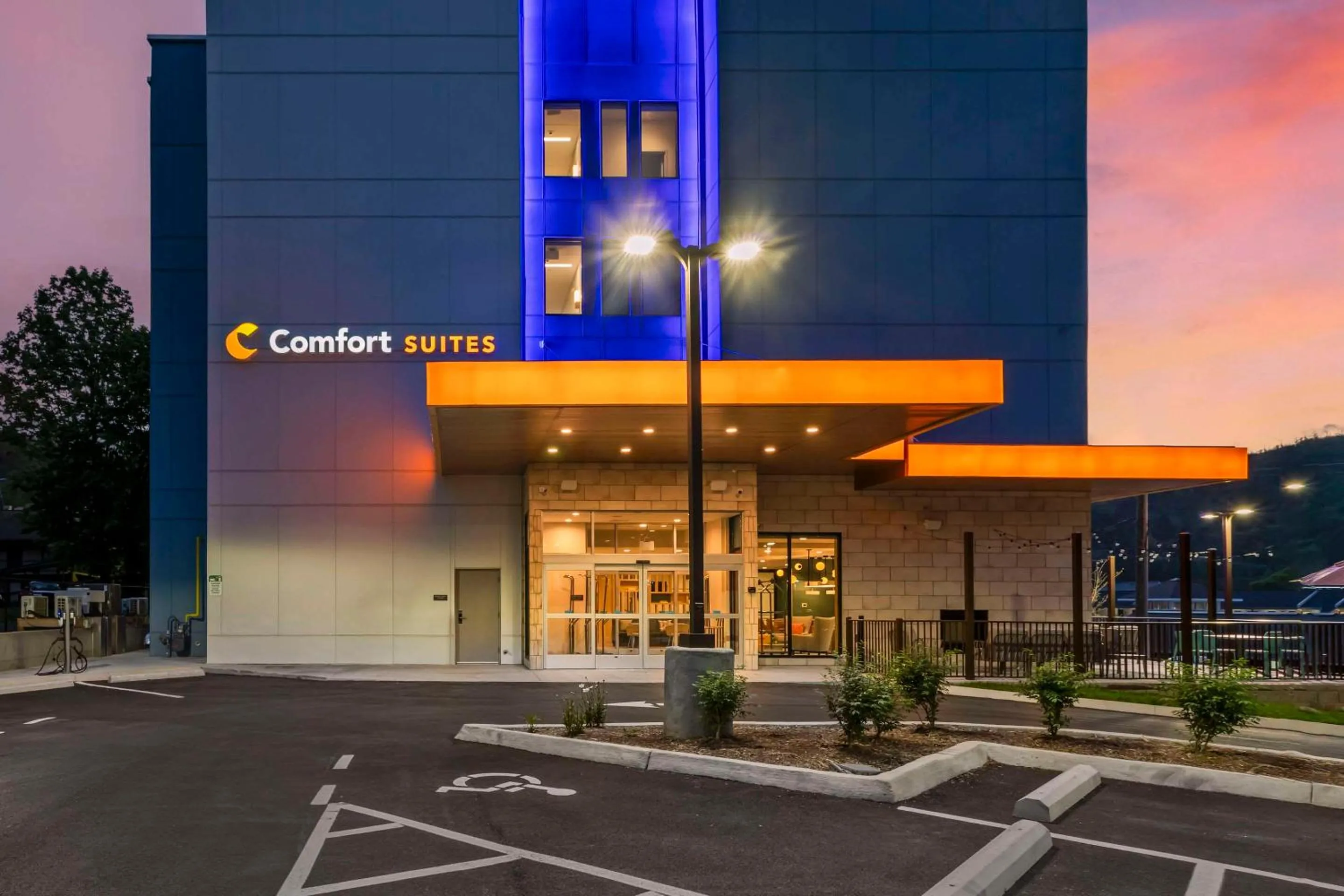 Property building in Comfort Suites Gatlinburg Downtown-Convention Center