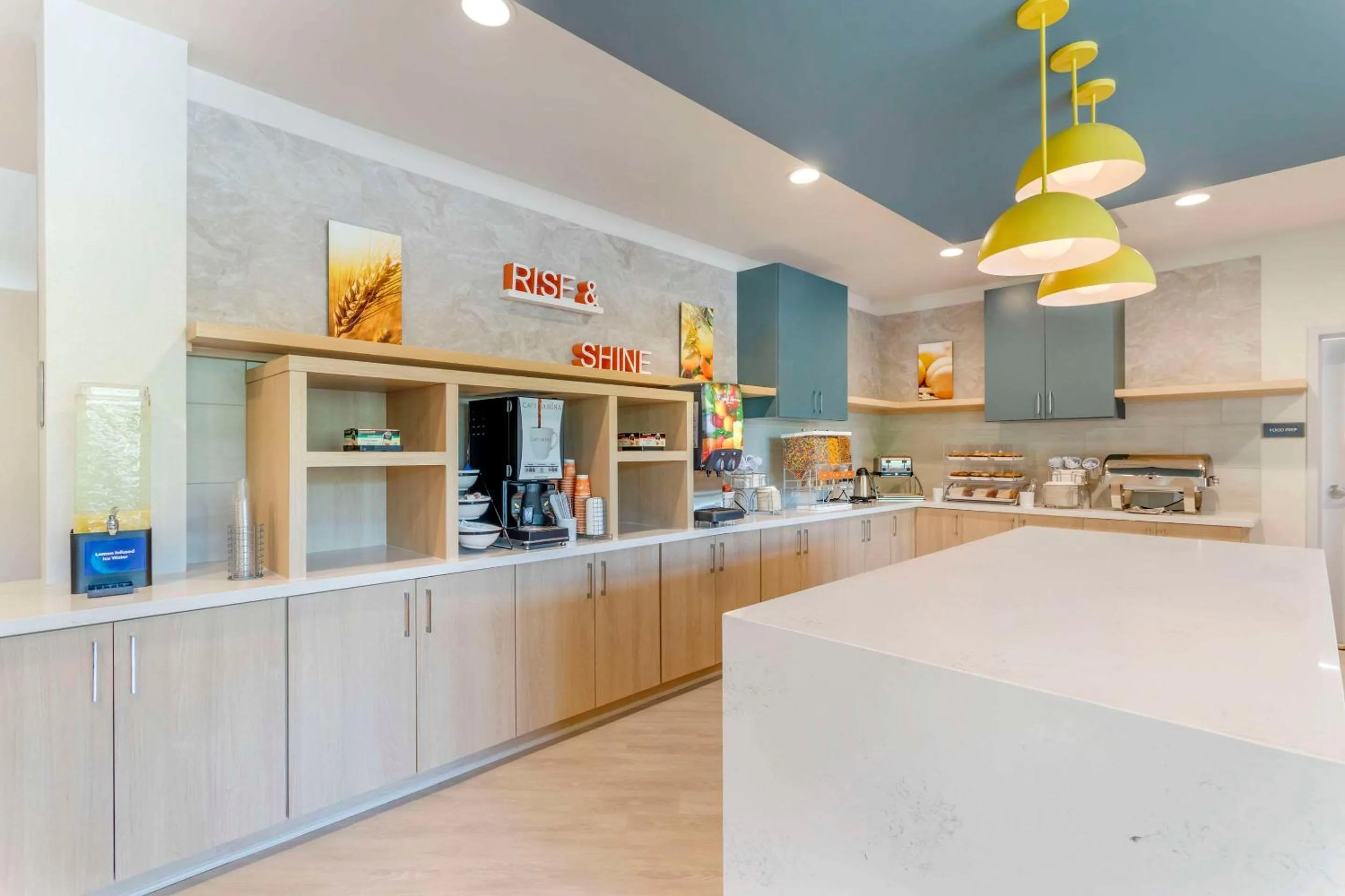 Breakfast in Comfort Suites Gatlinburg Downtown-Convention Center