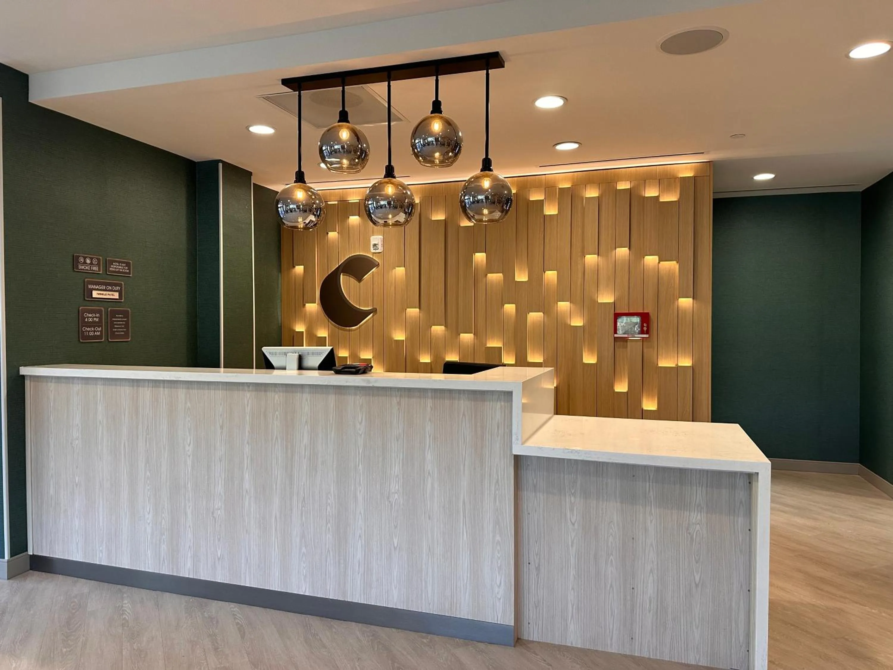 Lobby or reception in Comfort Suites Gatlinburg Downtown-Convention Center