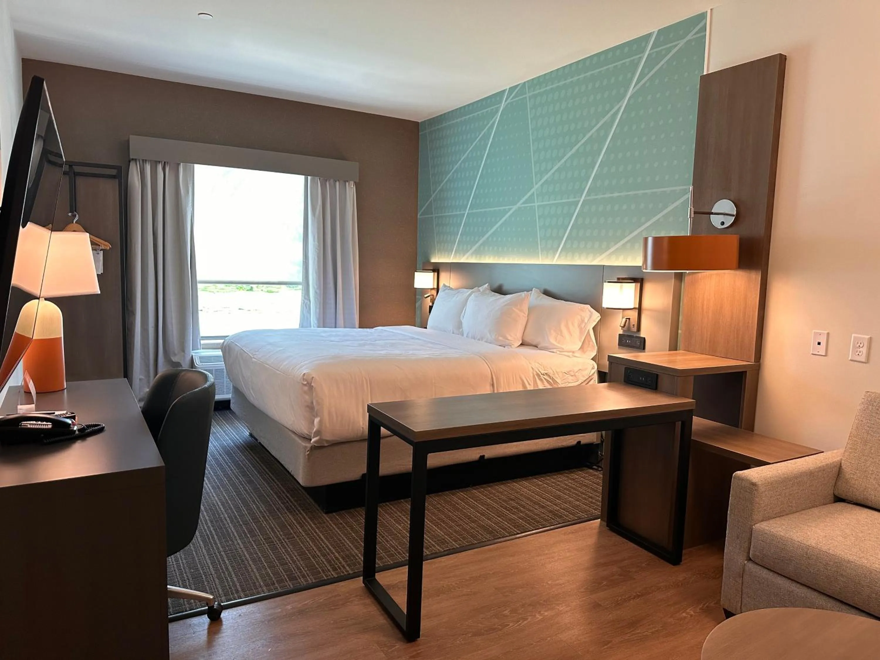 Bedroom, Bed in Comfort Suites Gatlinburg Downtown-Convention Center