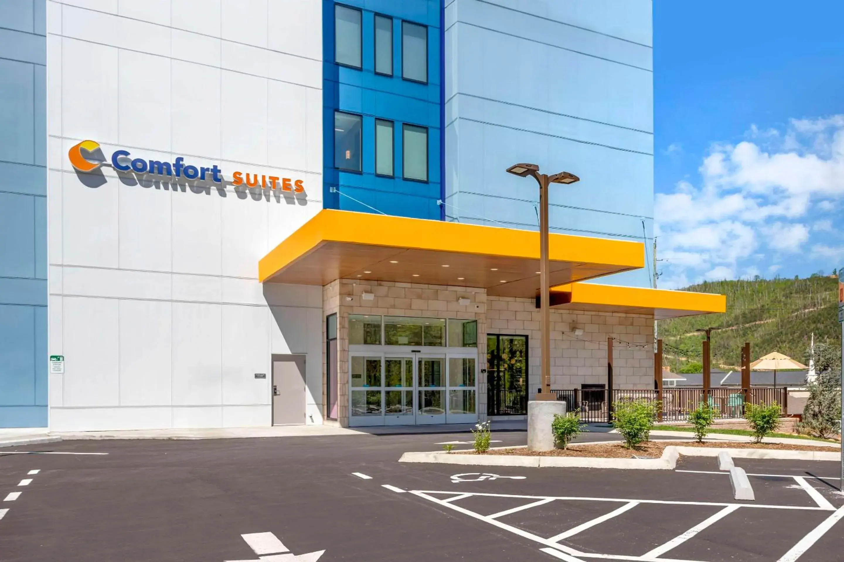 Property building in Comfort Suites Gatlinburg Downtown-Convention Center Property building in Comfort Suites Gatlinburg Downtown-Convention Center