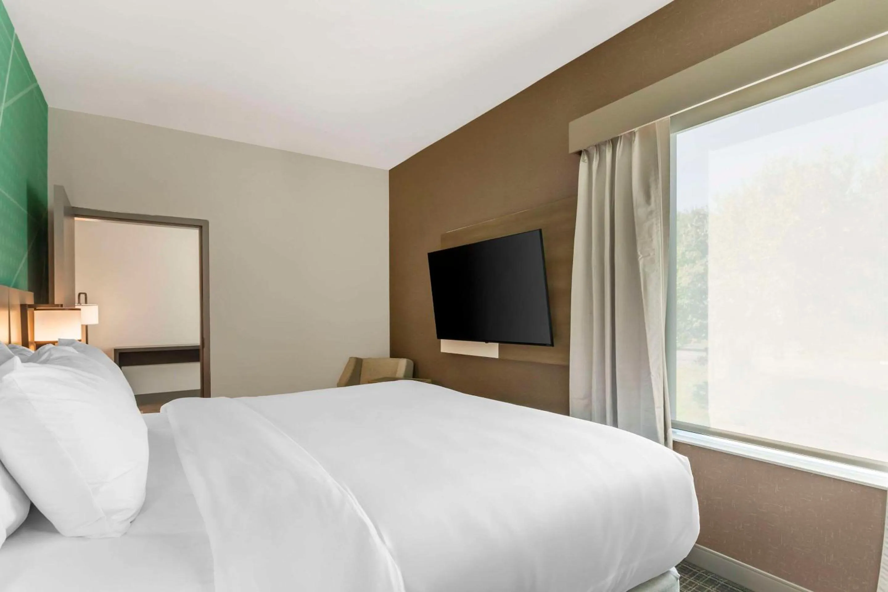 Bedroom, Bed in Comfort Suites Gatlinburg Downtown-Convention Center