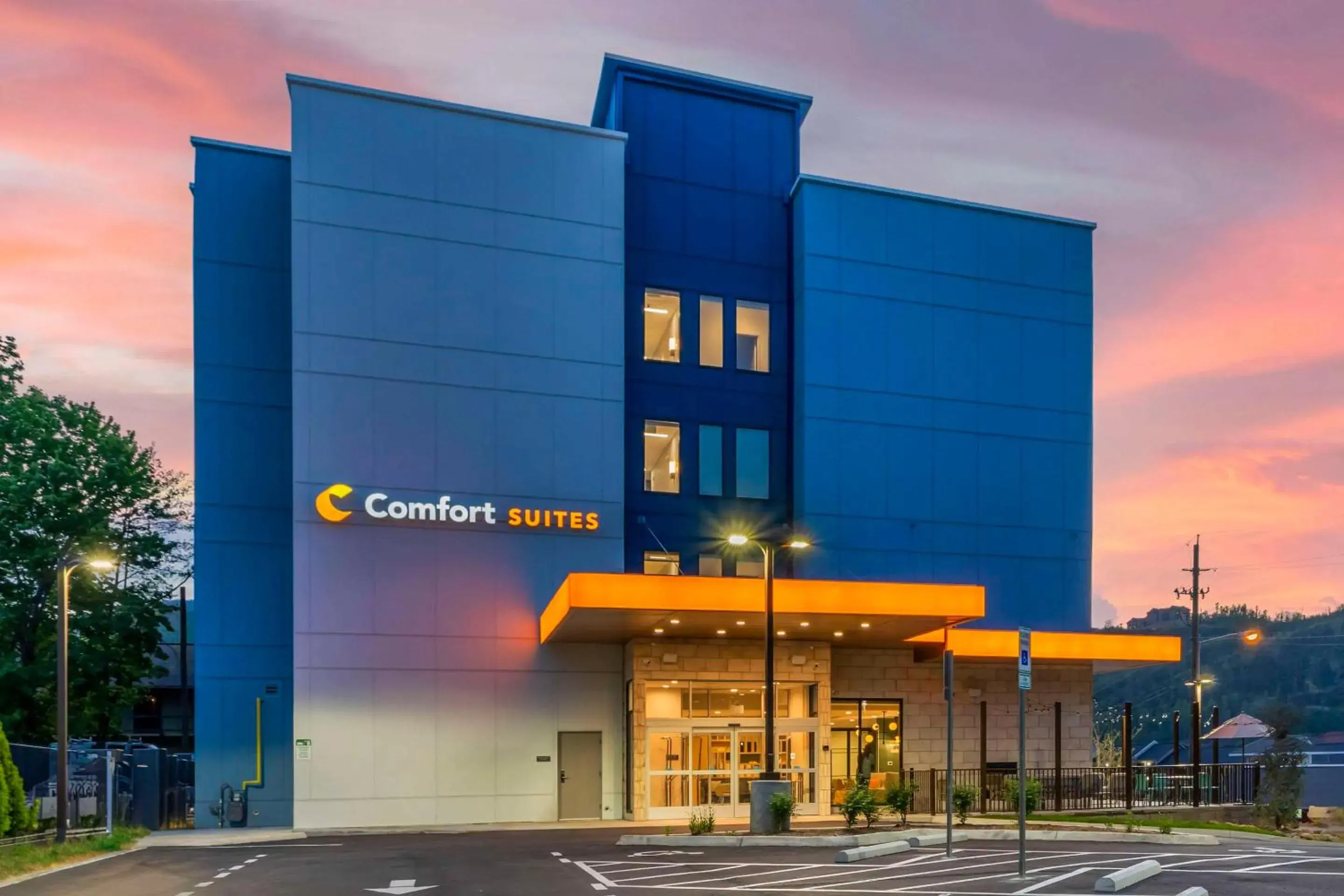 Property building in Comfort Suites Gatlinburg Downtown-Convention Center Property building in Comfort Suites Gatlinburg Downtown-Convention Center