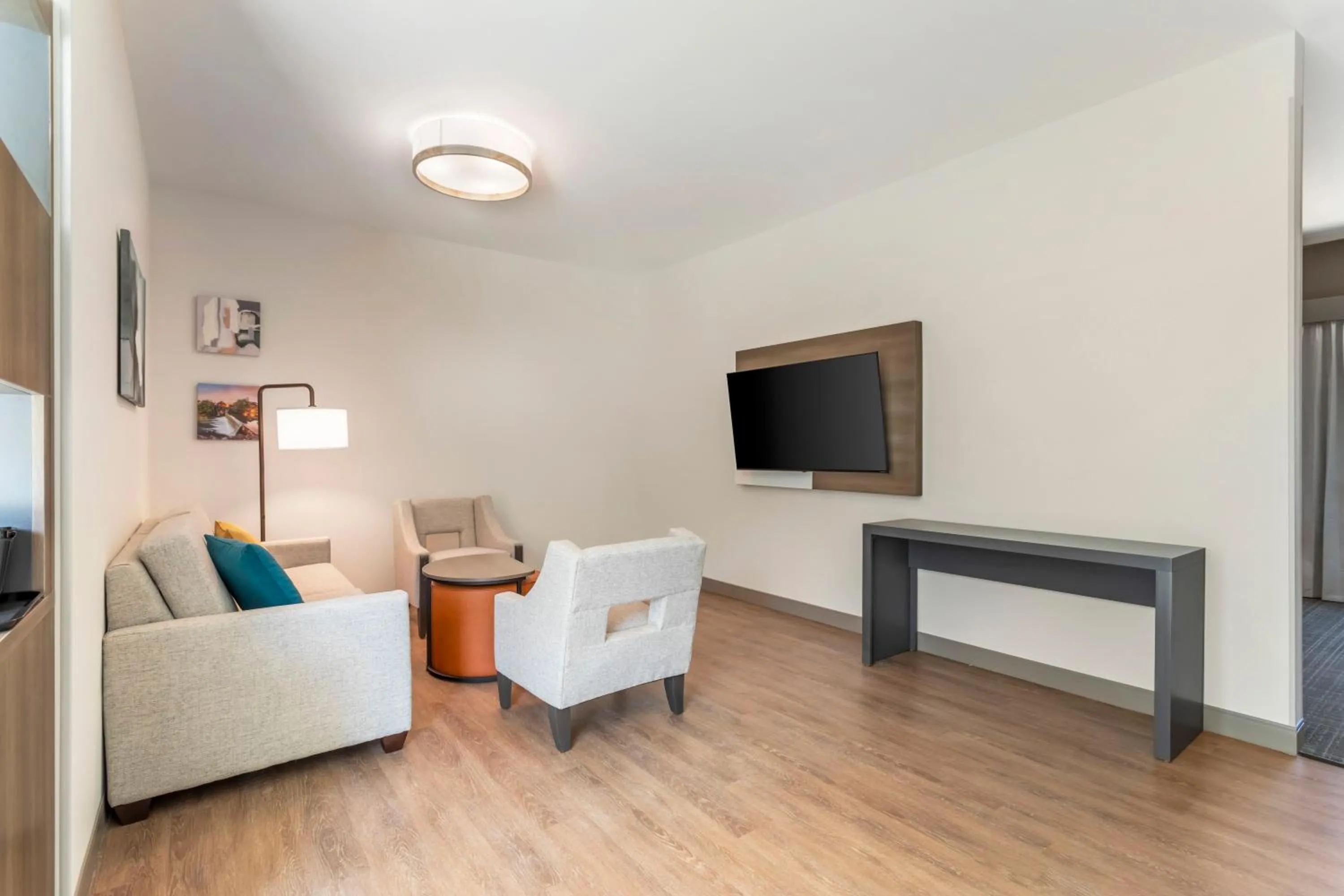 TV and multimedia in Comfort Suites Gatlinburg Downtown-Convention Center