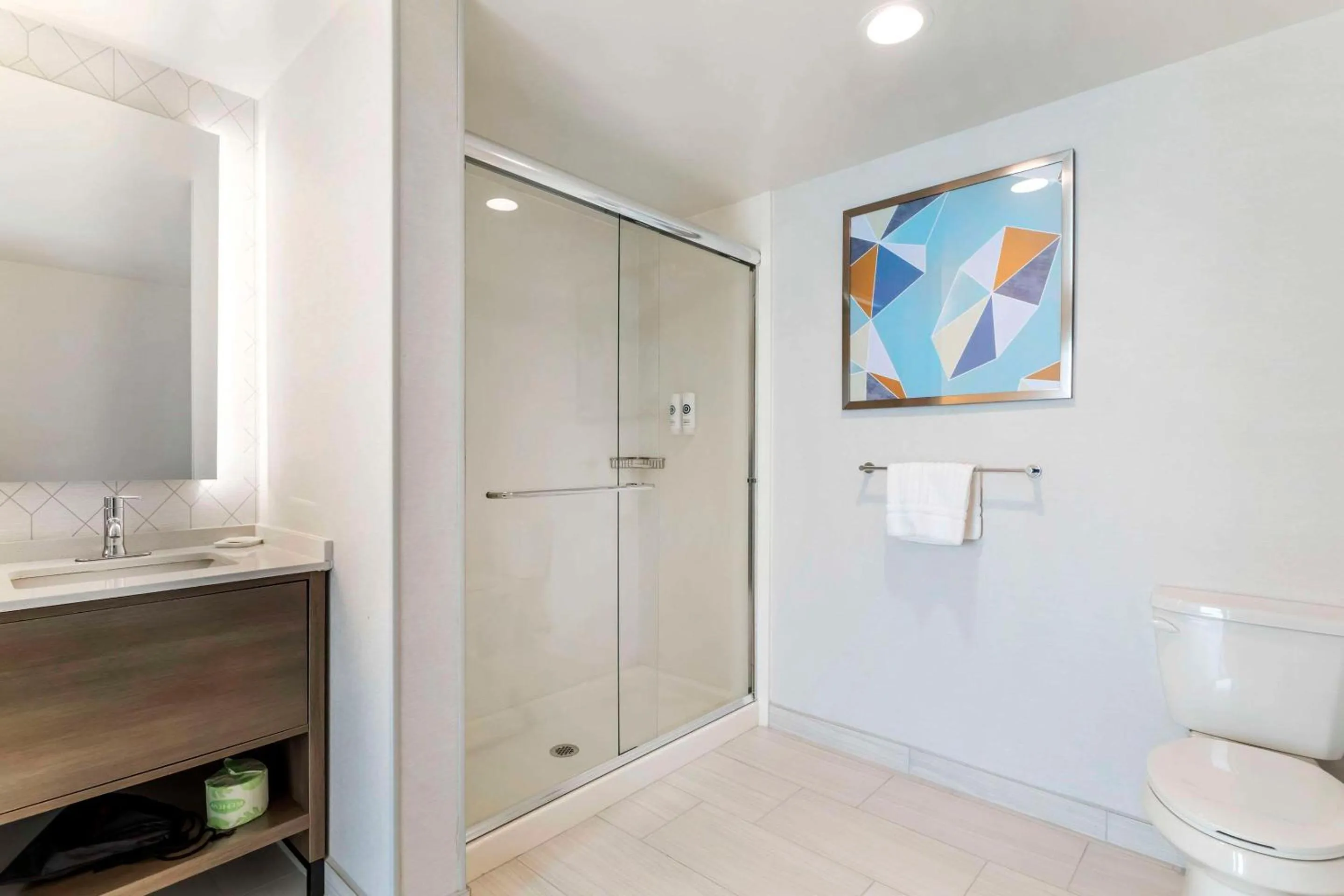 Bedroom in Comfort Suites Gatlinburg Downtown-Convention Center