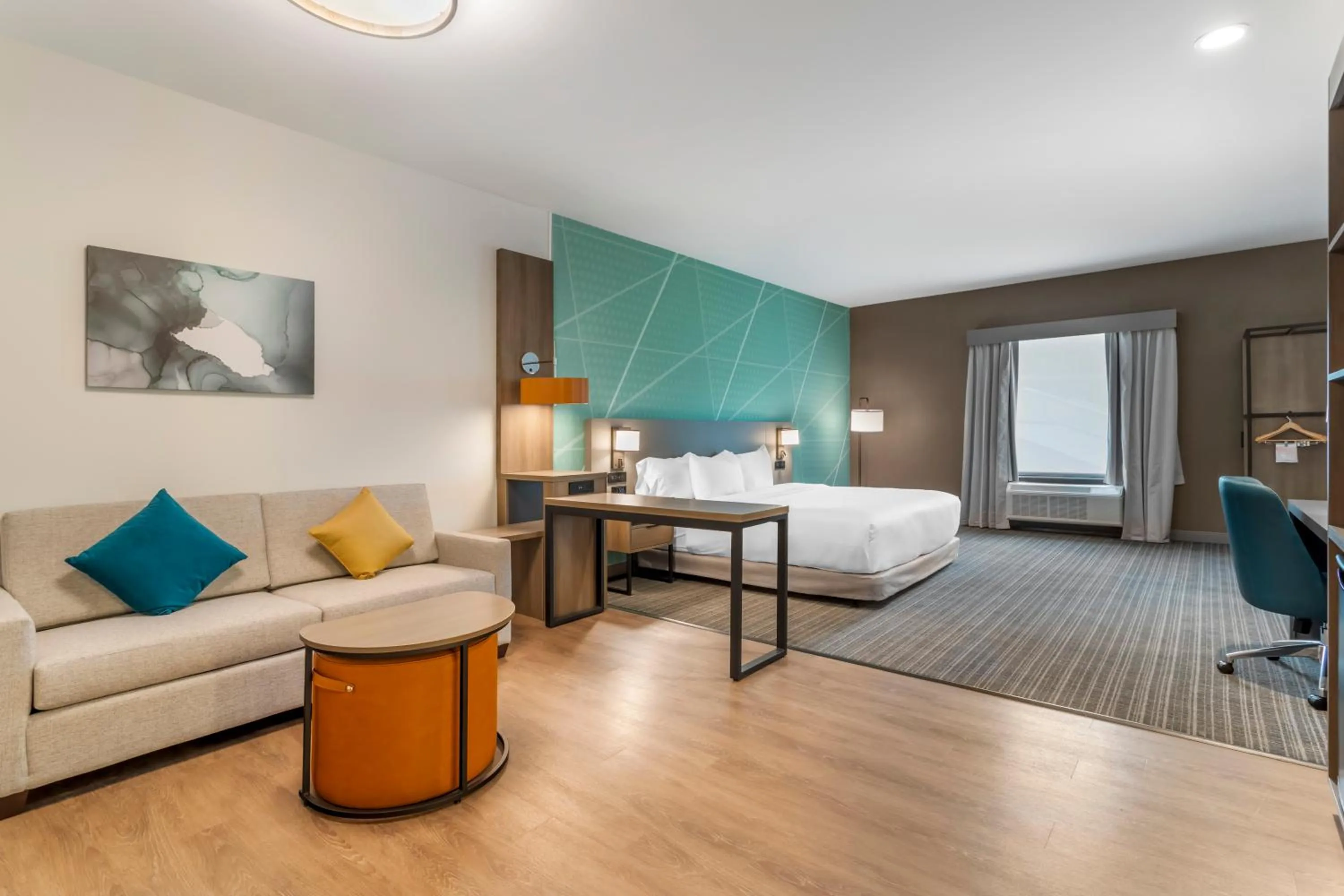 Bed in Comfort Suites Gatlinburg Downtown-Convention Center