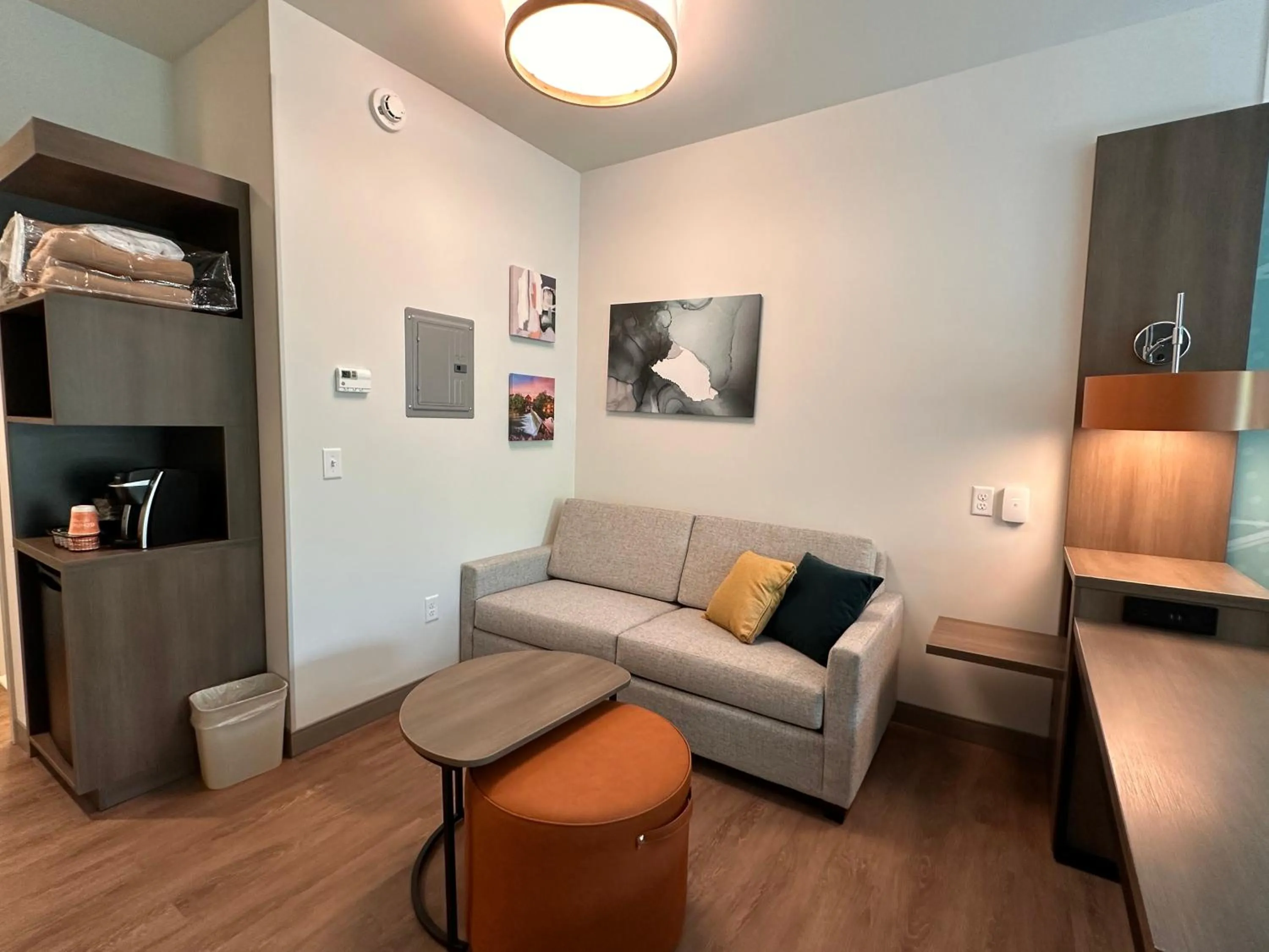 Living room in Comfort Suites Gatlinburg Downtown-Convention Center