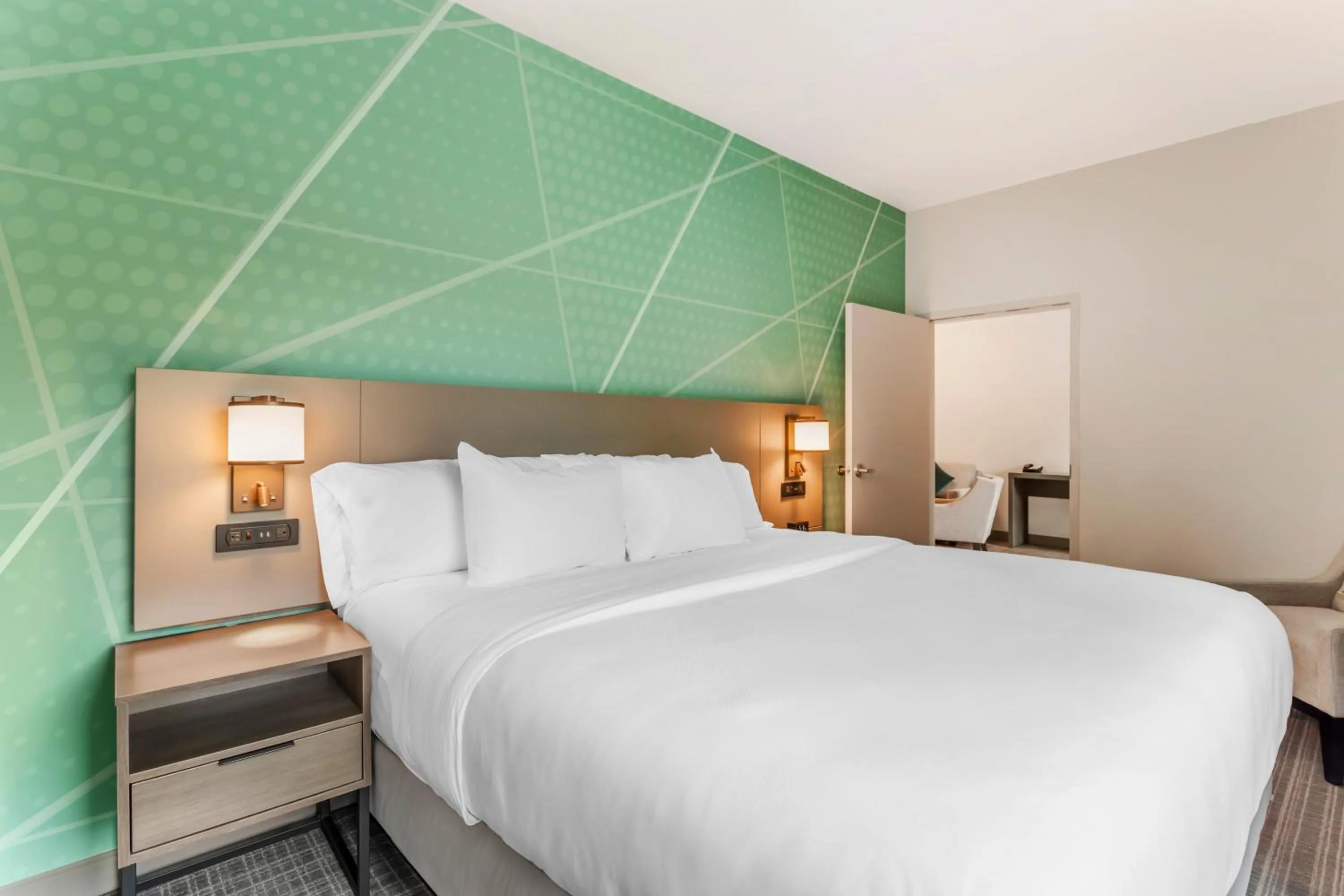 Bed in Comfort Suites Gatlinburg Downtown-Convention Center