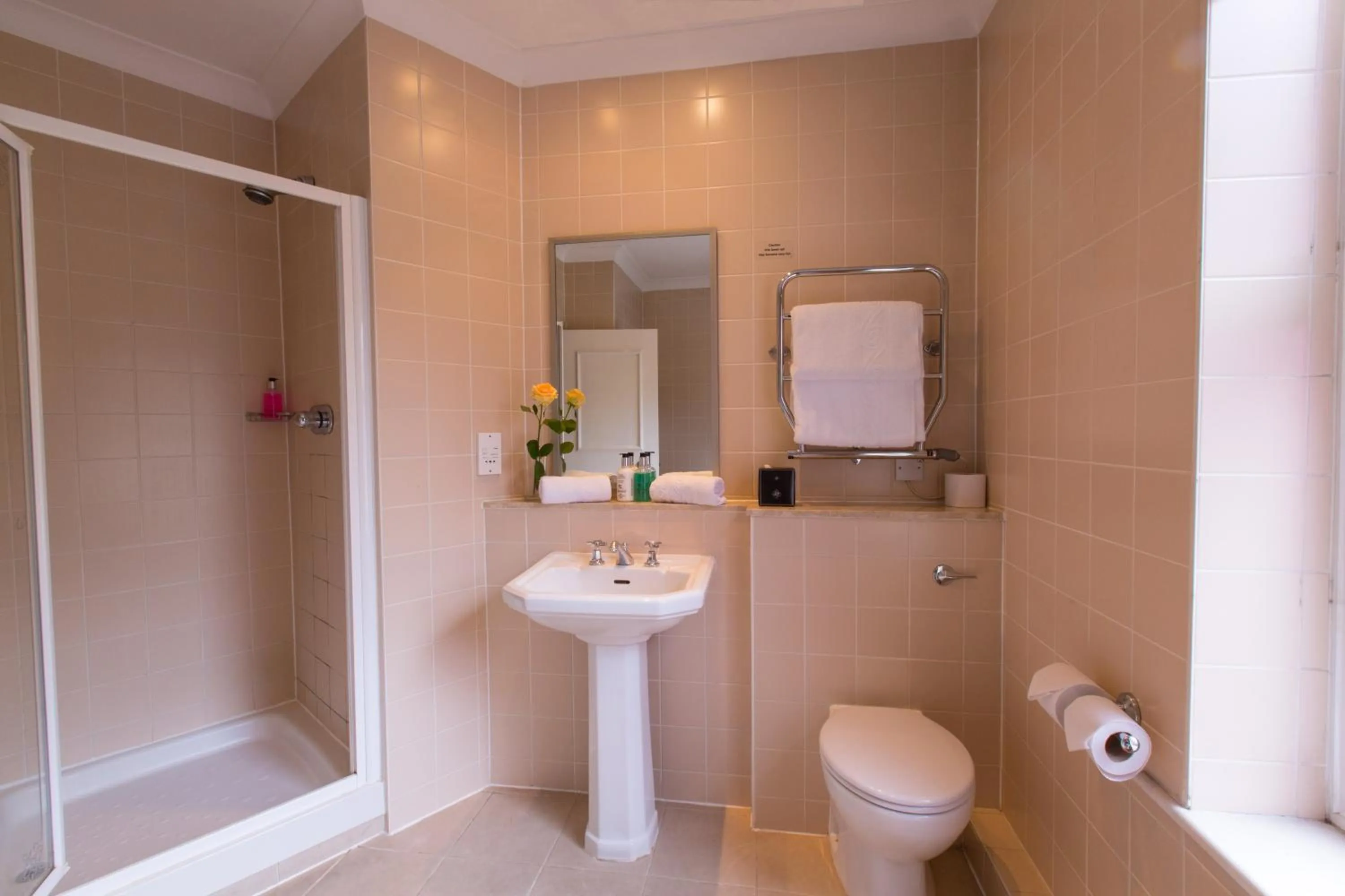 Bathroom in Kingston Lodge Hotel