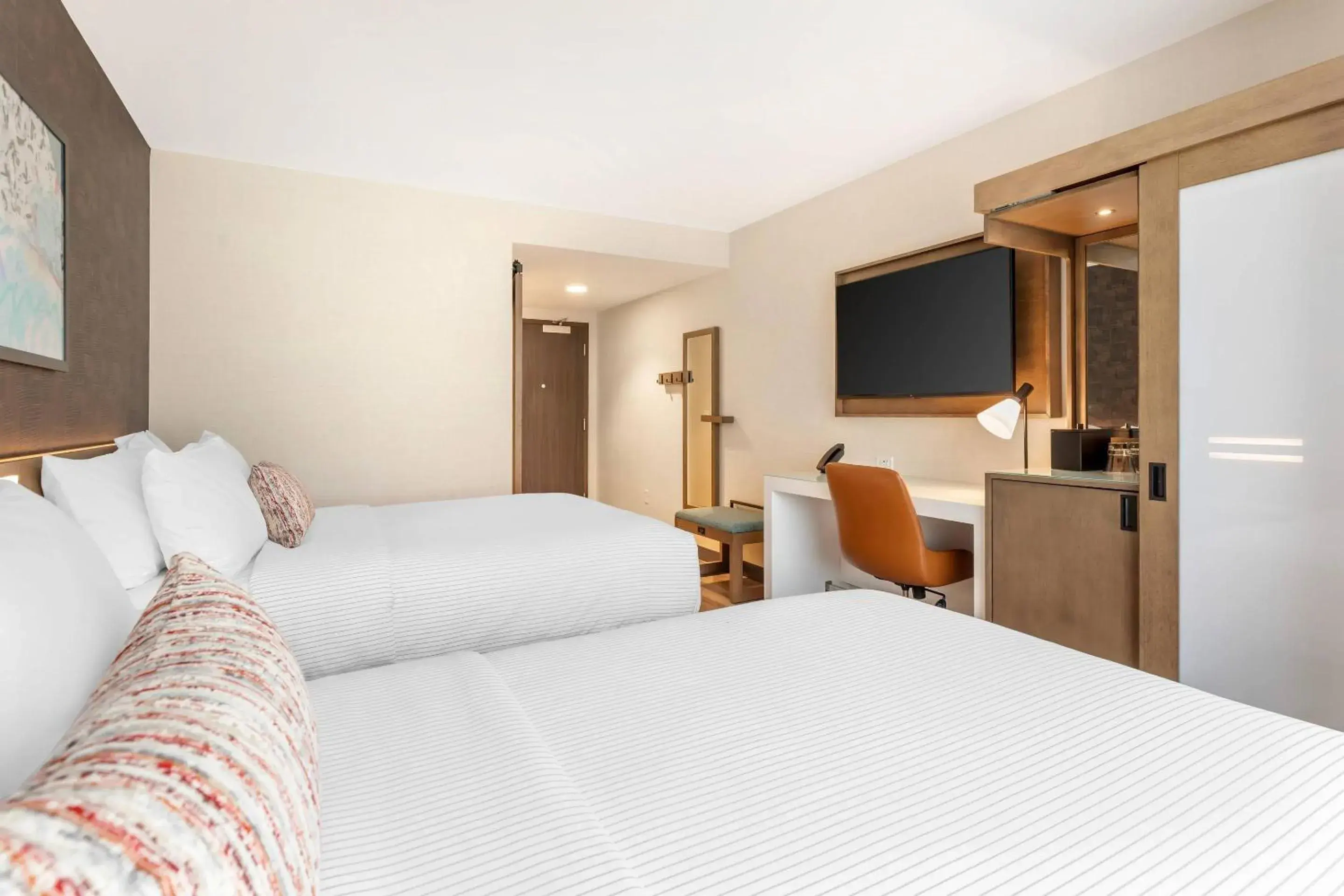 Bedroom, Bed in Cambria Hotel Denver Downtown RiNo Bedroom, Bed in Cambria Hotel Denver Downtown RiNo