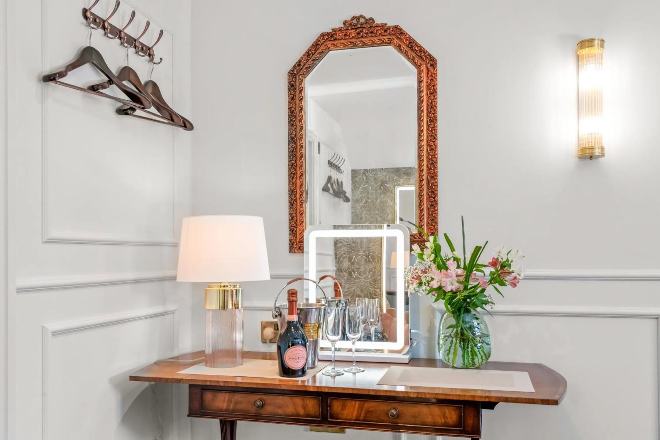 Bedroom in The Ley Arms