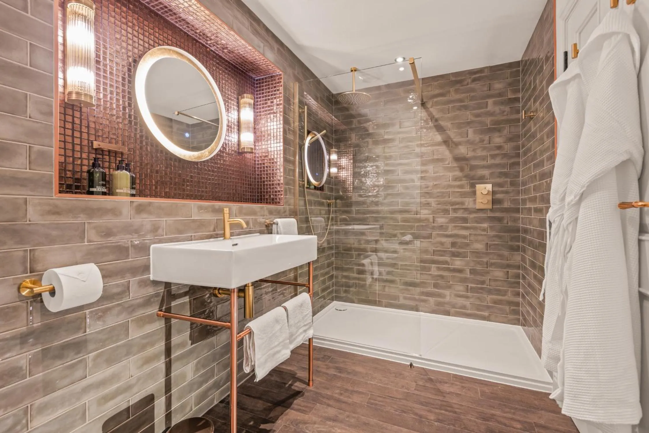 Shower in The Ley Arms