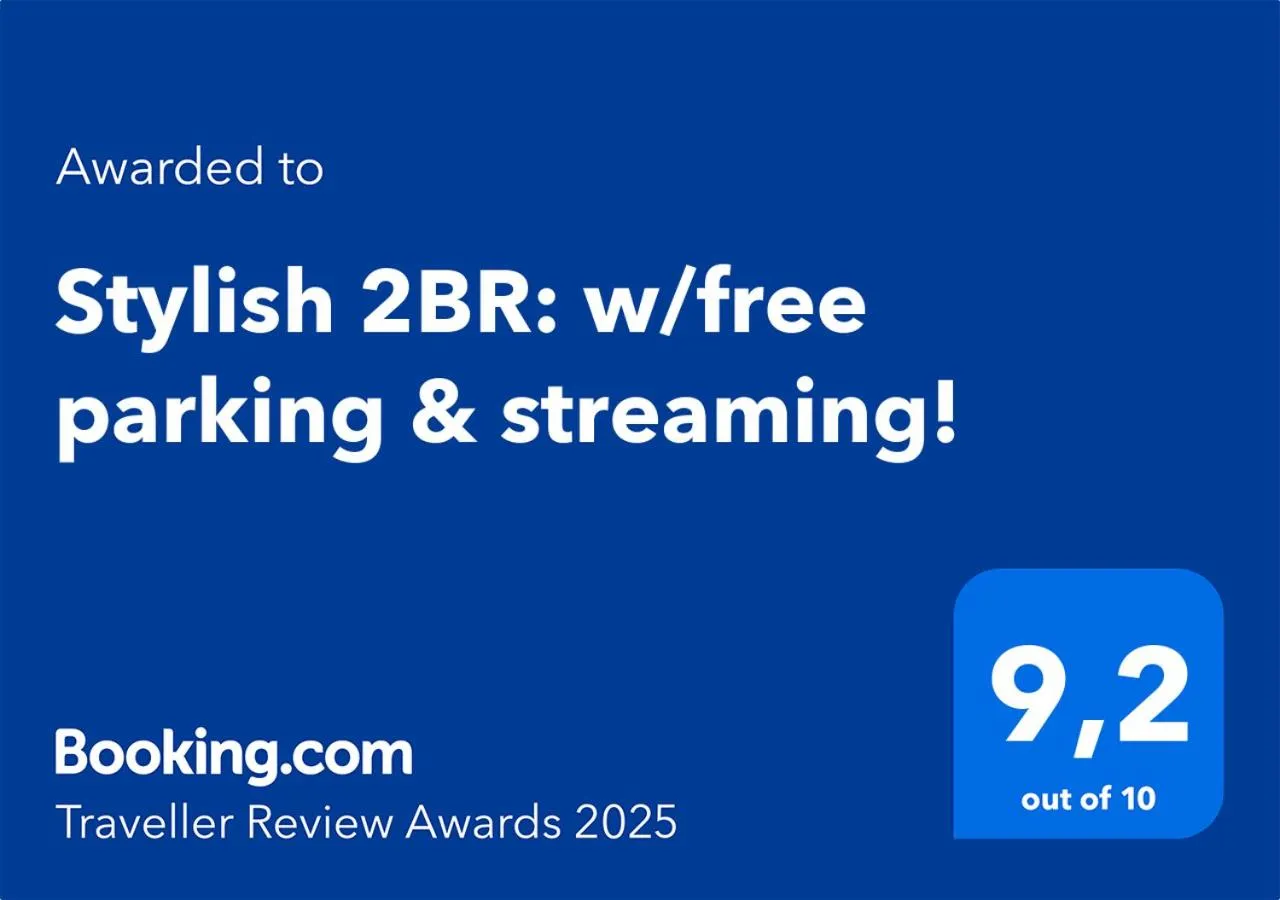 Stylish 2BR: w/free parking & streaming!