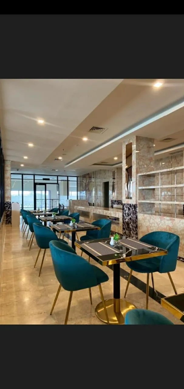 Restaurant/places to eat in Salatin Hotel Palembang